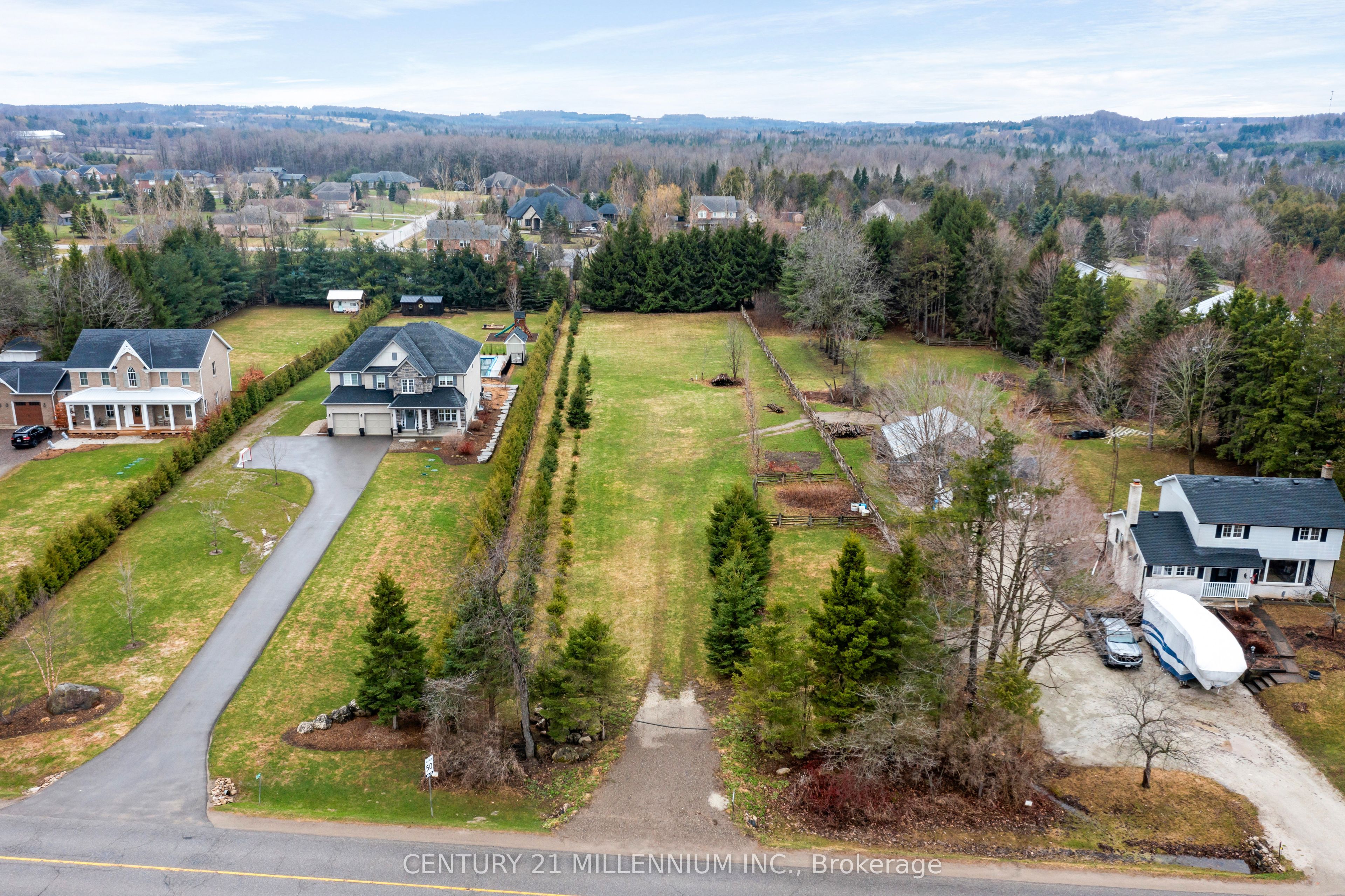 5358 Ninth Line Property Photo 3