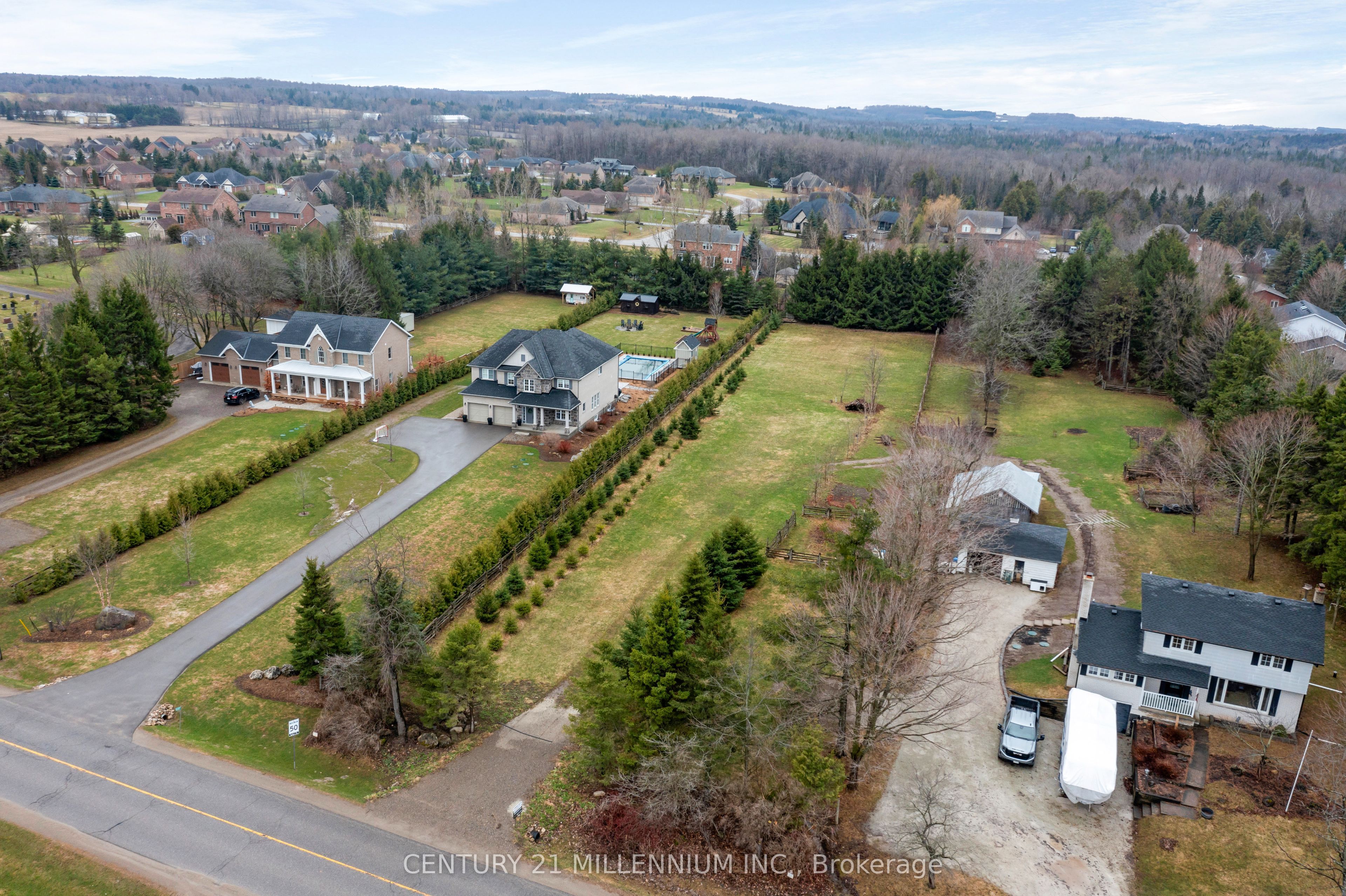 5358 Ninth Line Property Photo 4