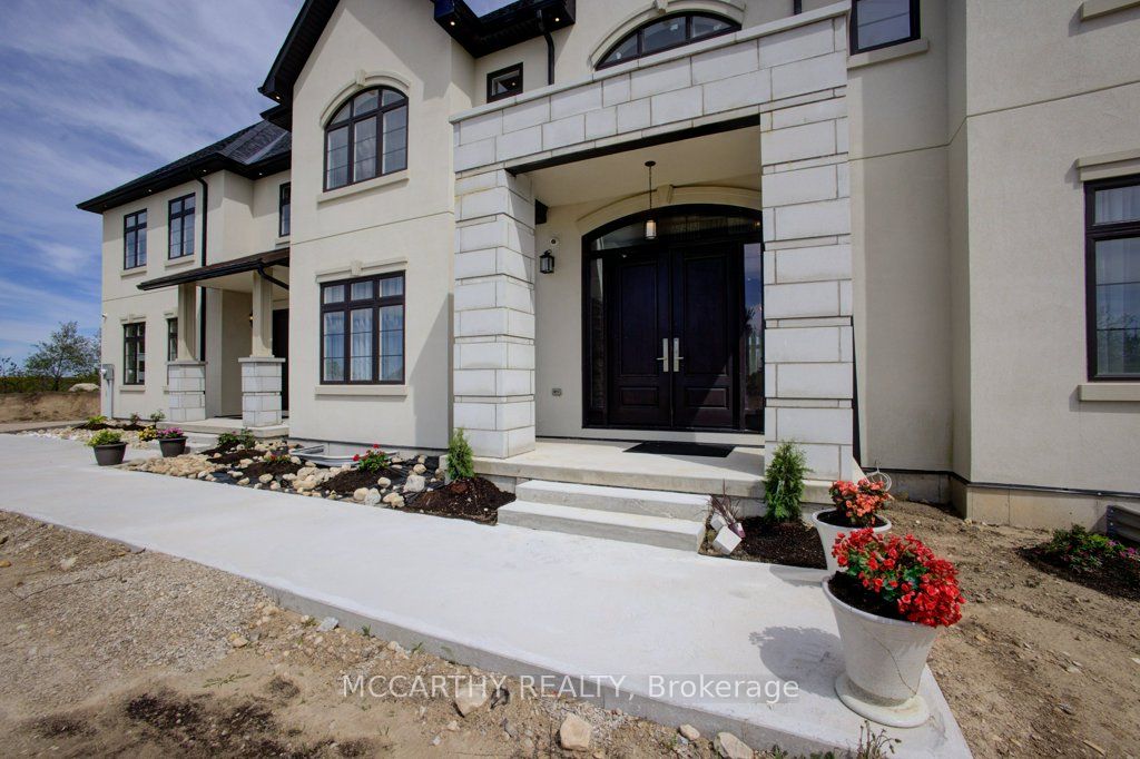 120 Highpoint Crescent Property Photo 6