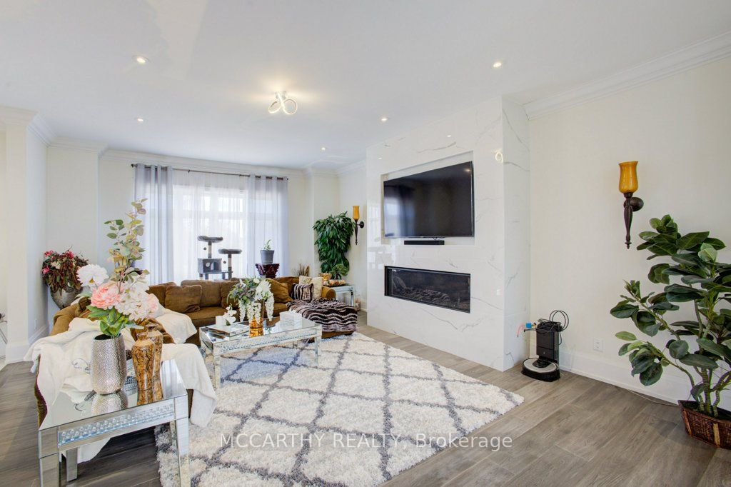 120 Highpoint Crescent Property Photo 11