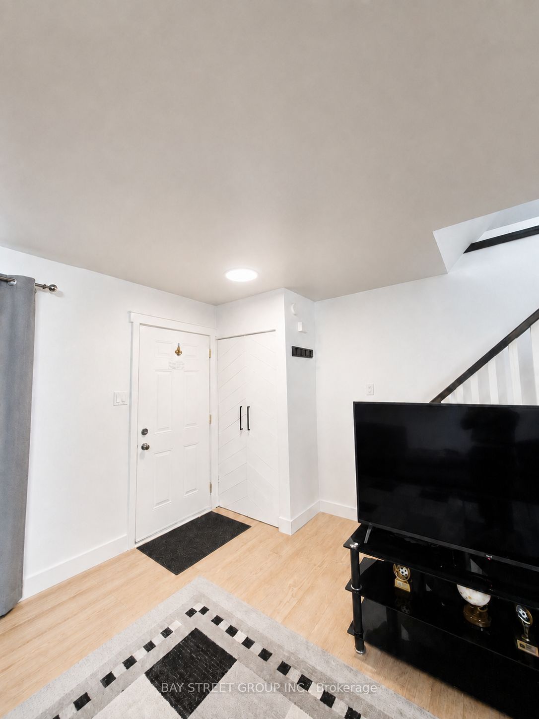 22 Rosamond Crescent Property Photo 3