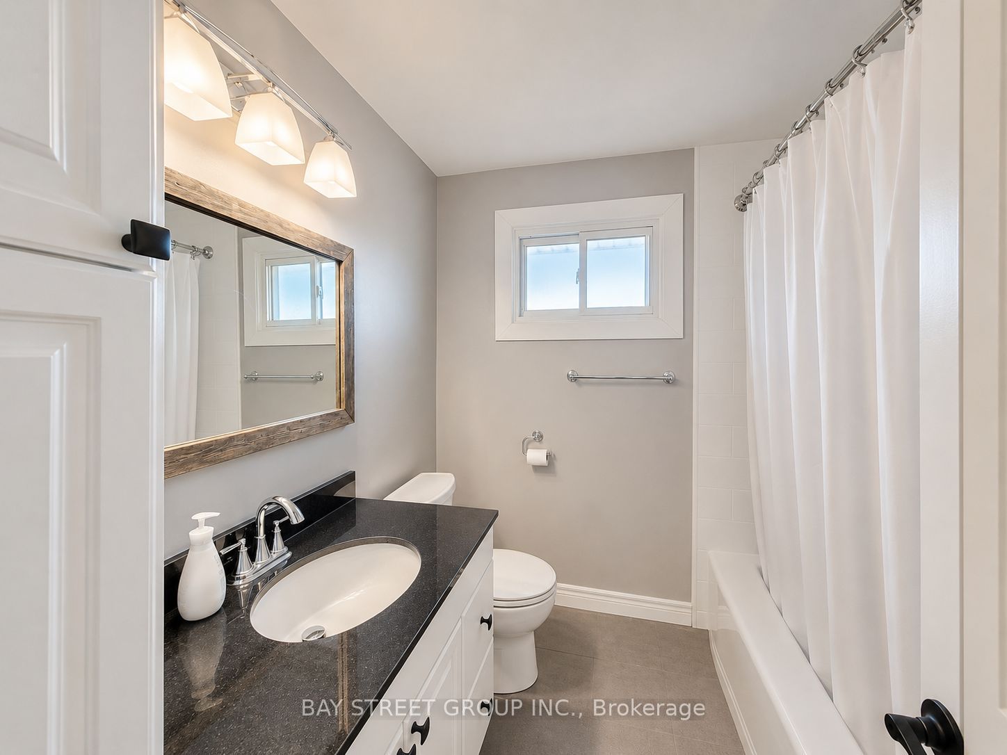 22 Rosamond Crescent Property Photo 10