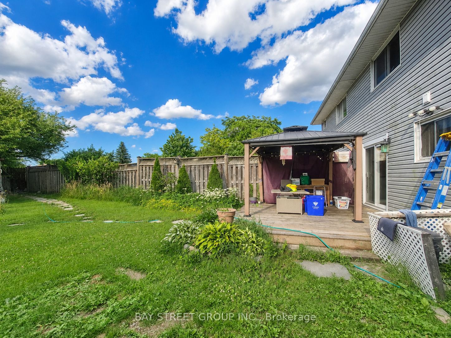 22 Rosamond Crescent Property Photo 15