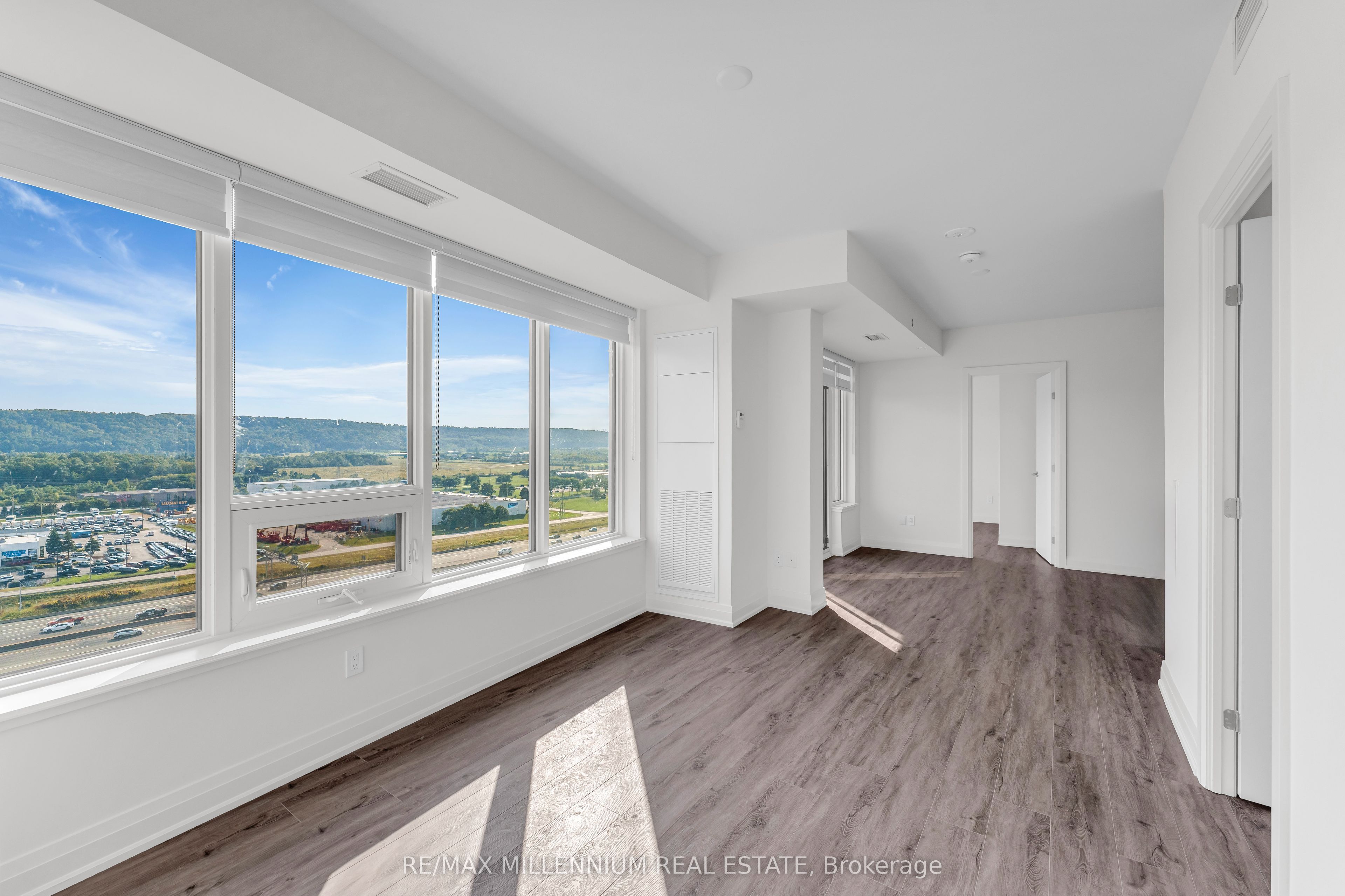 385 Winston Road 1011 Property Photo 13