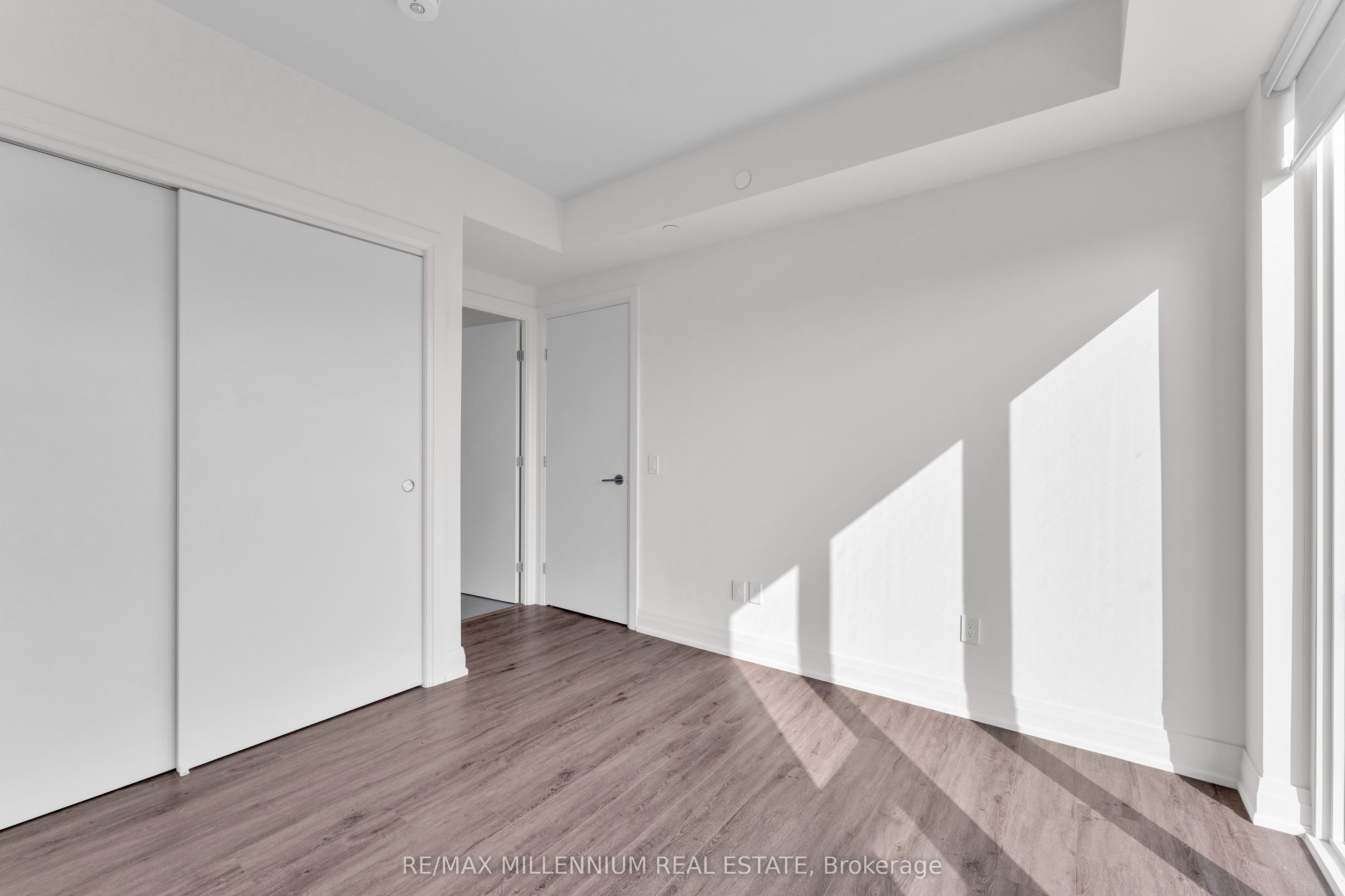 385 Winston Road 1011 Property Photo 21