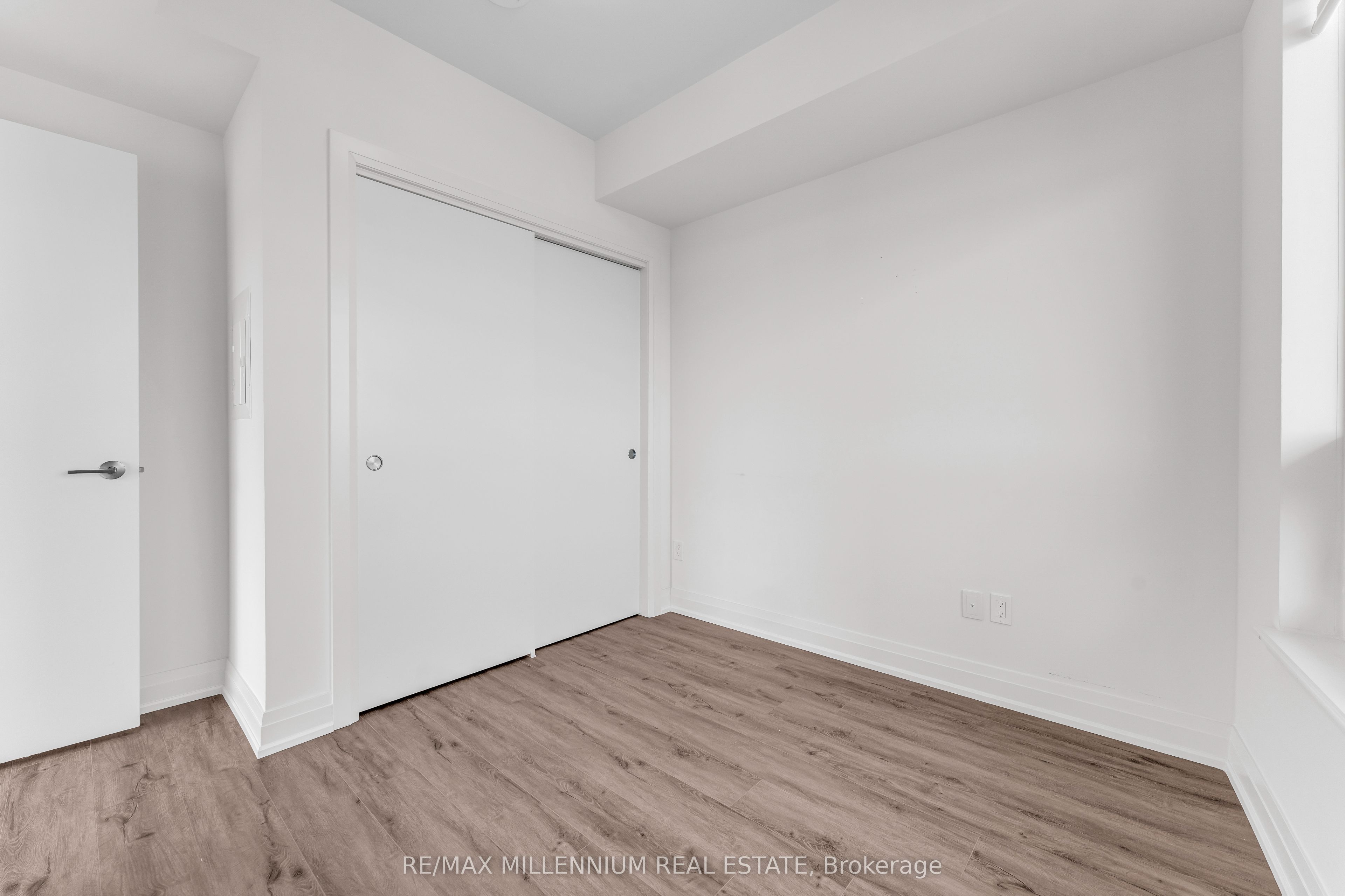 385 Winston Road 1011 Property Photo 26