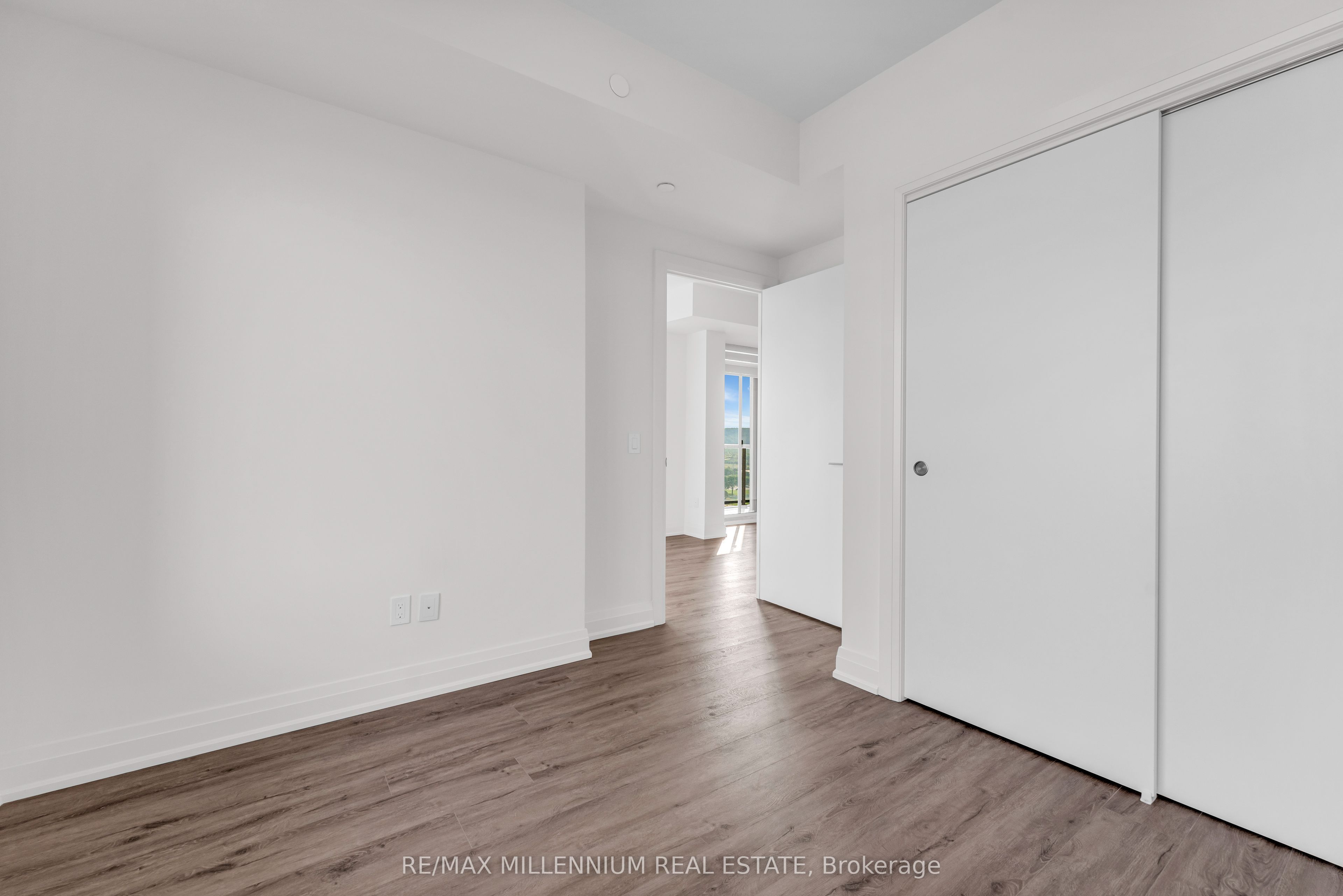 385 Winston Road 1011 Property Photo 27
