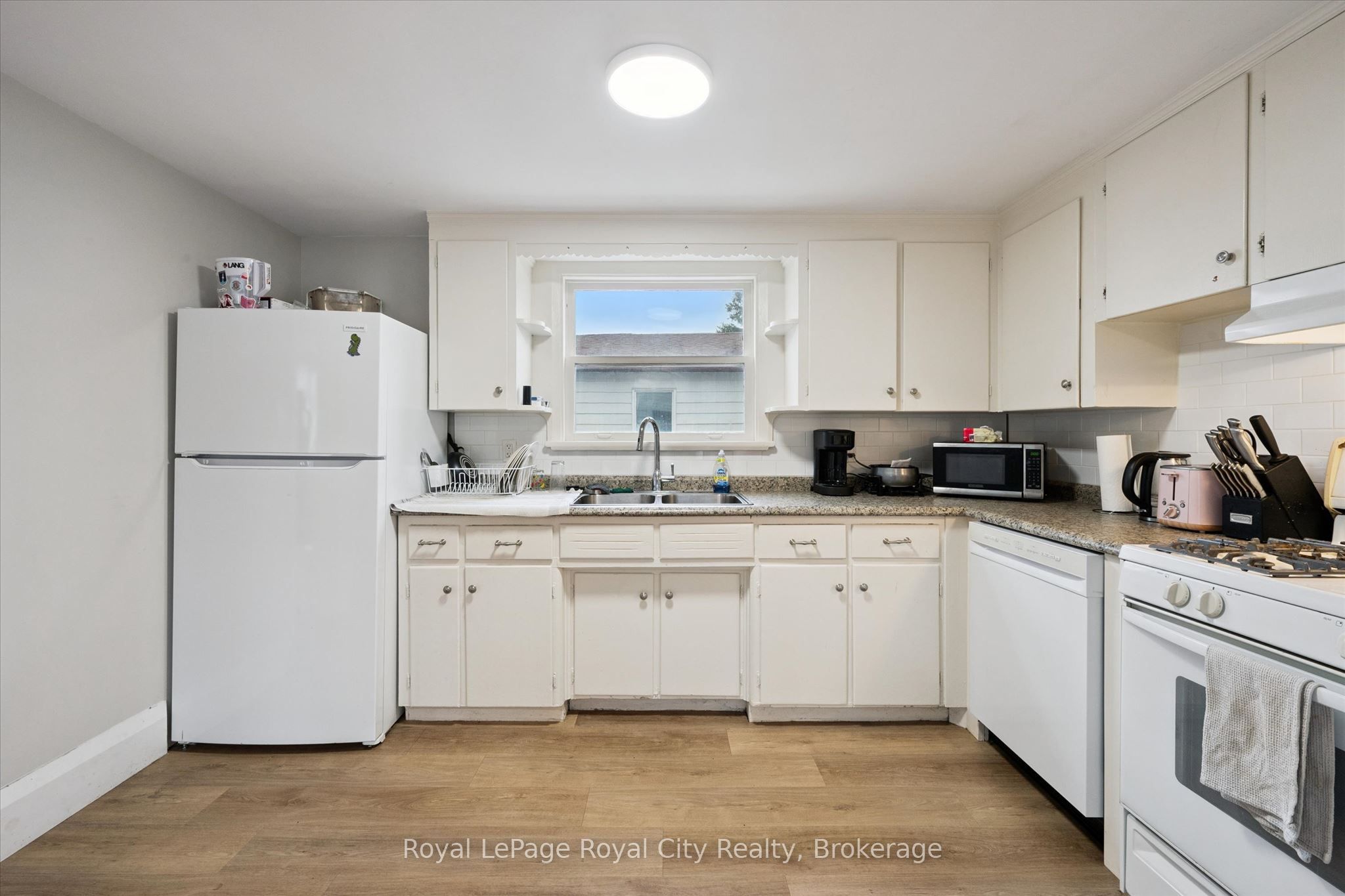 29 Hooper Street W 2 Property Photo 4