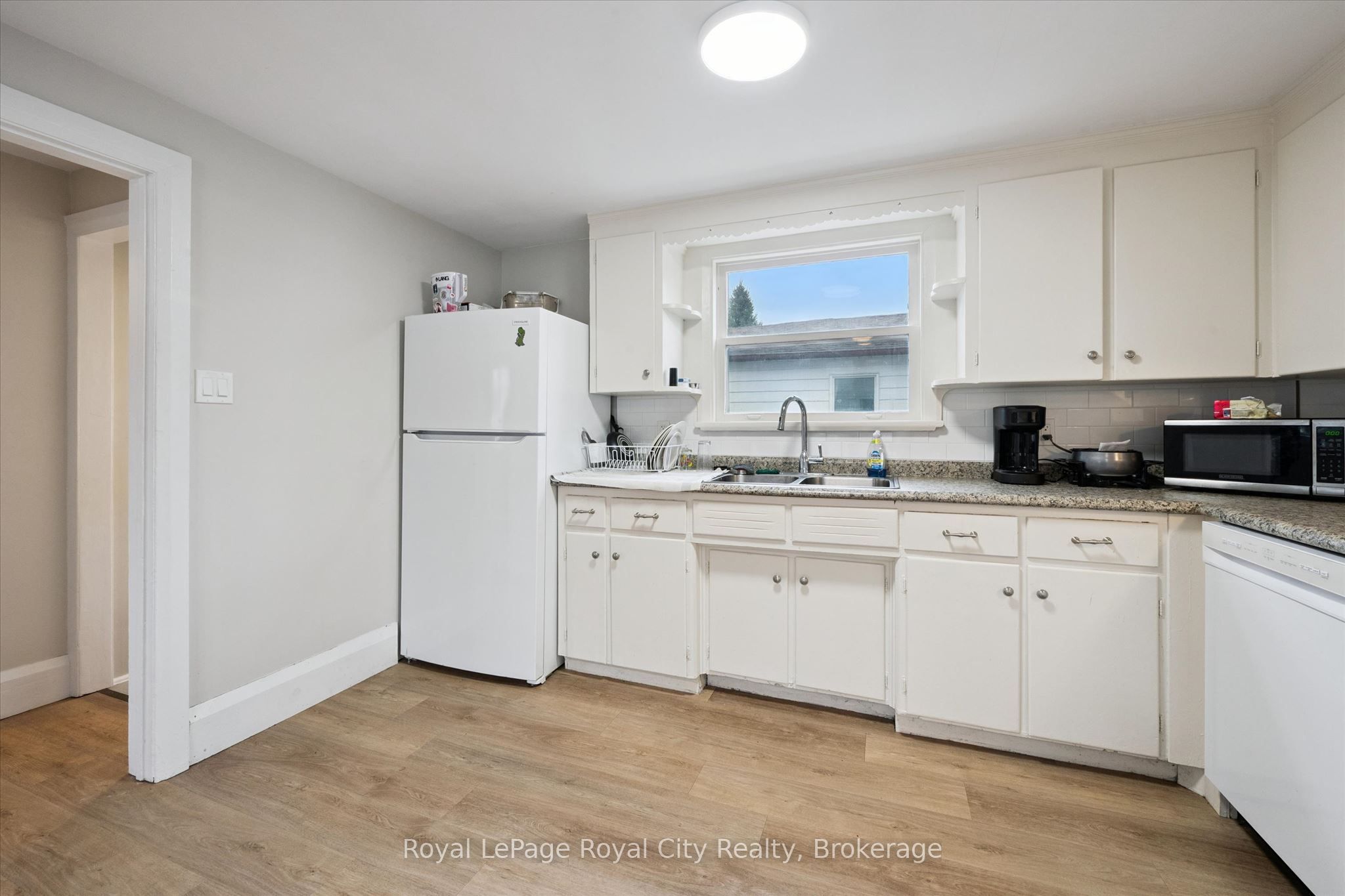 29 Hooper Street W 2 Property Photo 5