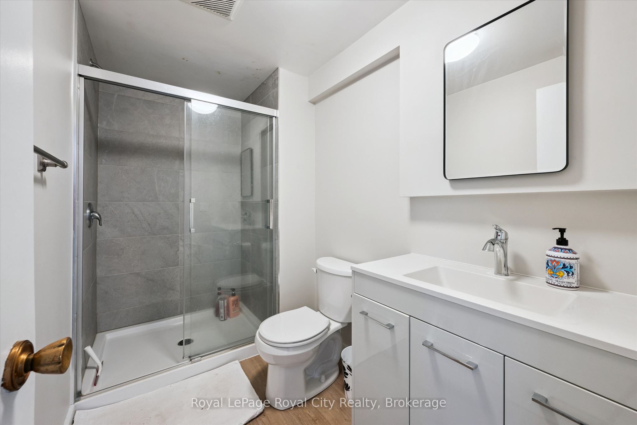 29 Hooper Street W 2 Property Photo 14