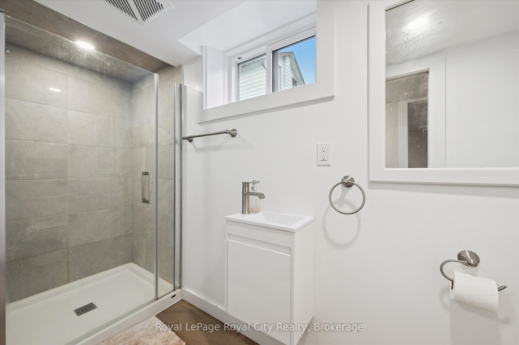 29 Hooper Street W 2 Property Photo 19