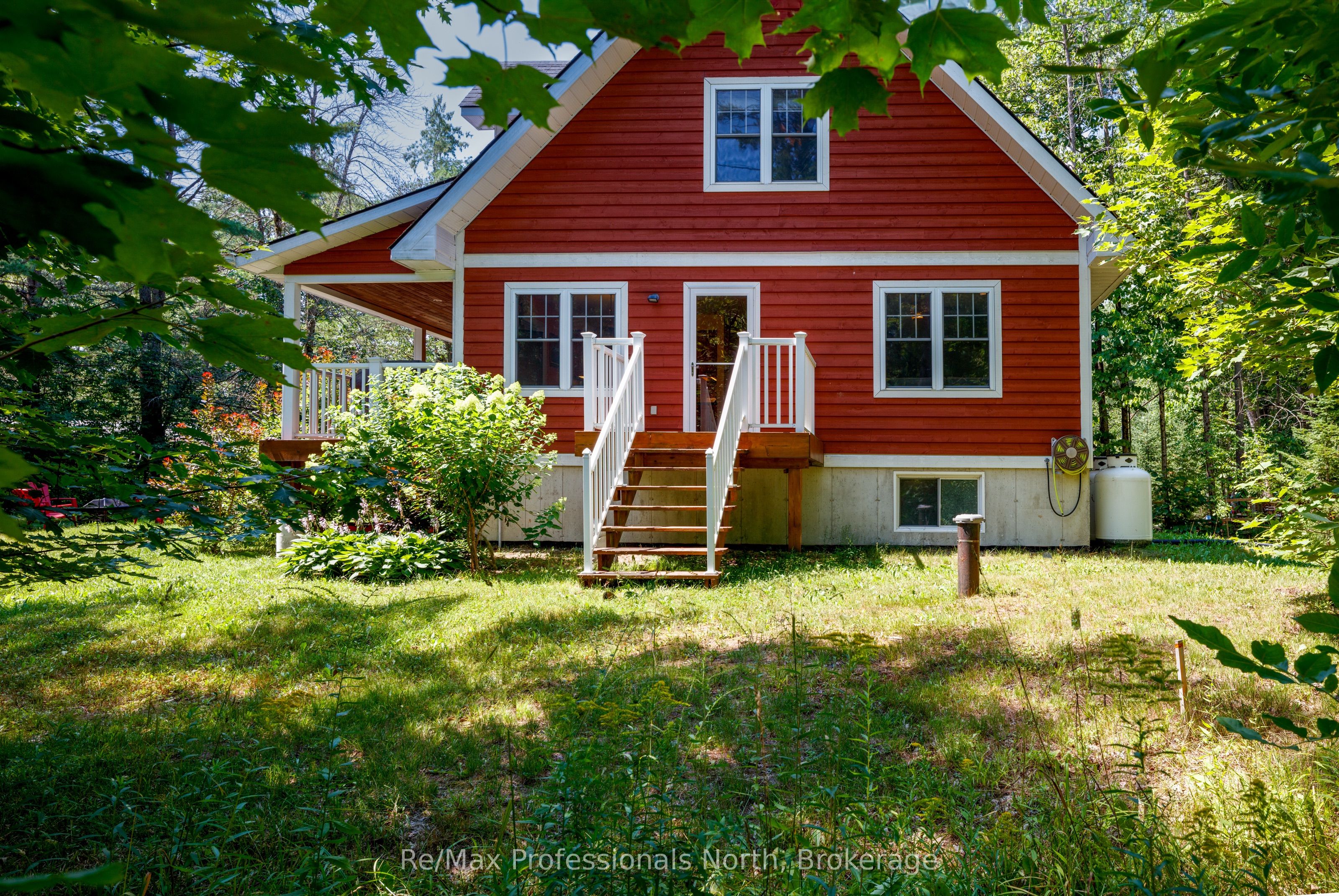 1003 Heron Lane Property Photo 3