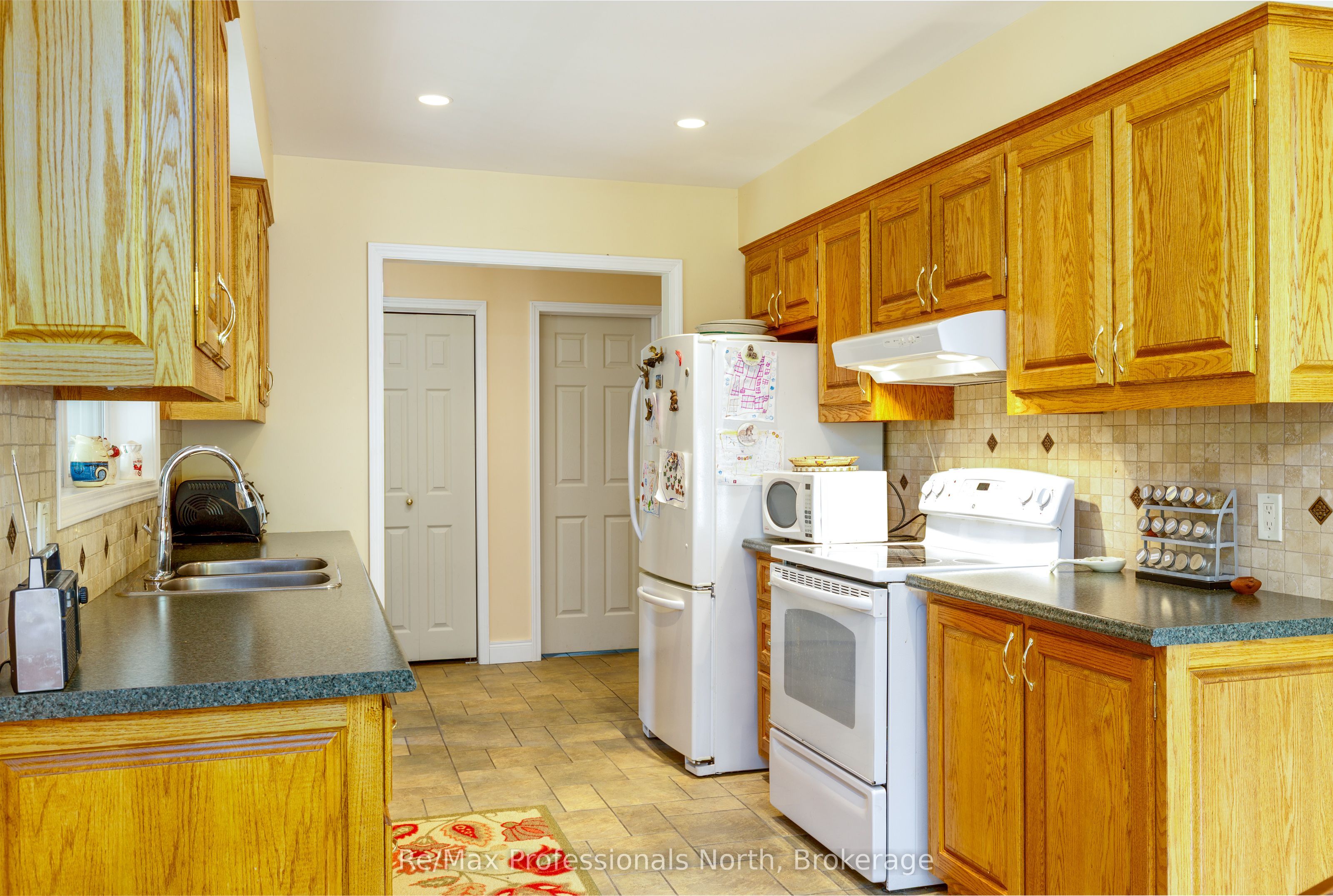 1003 Heron Lane Property Photo 11