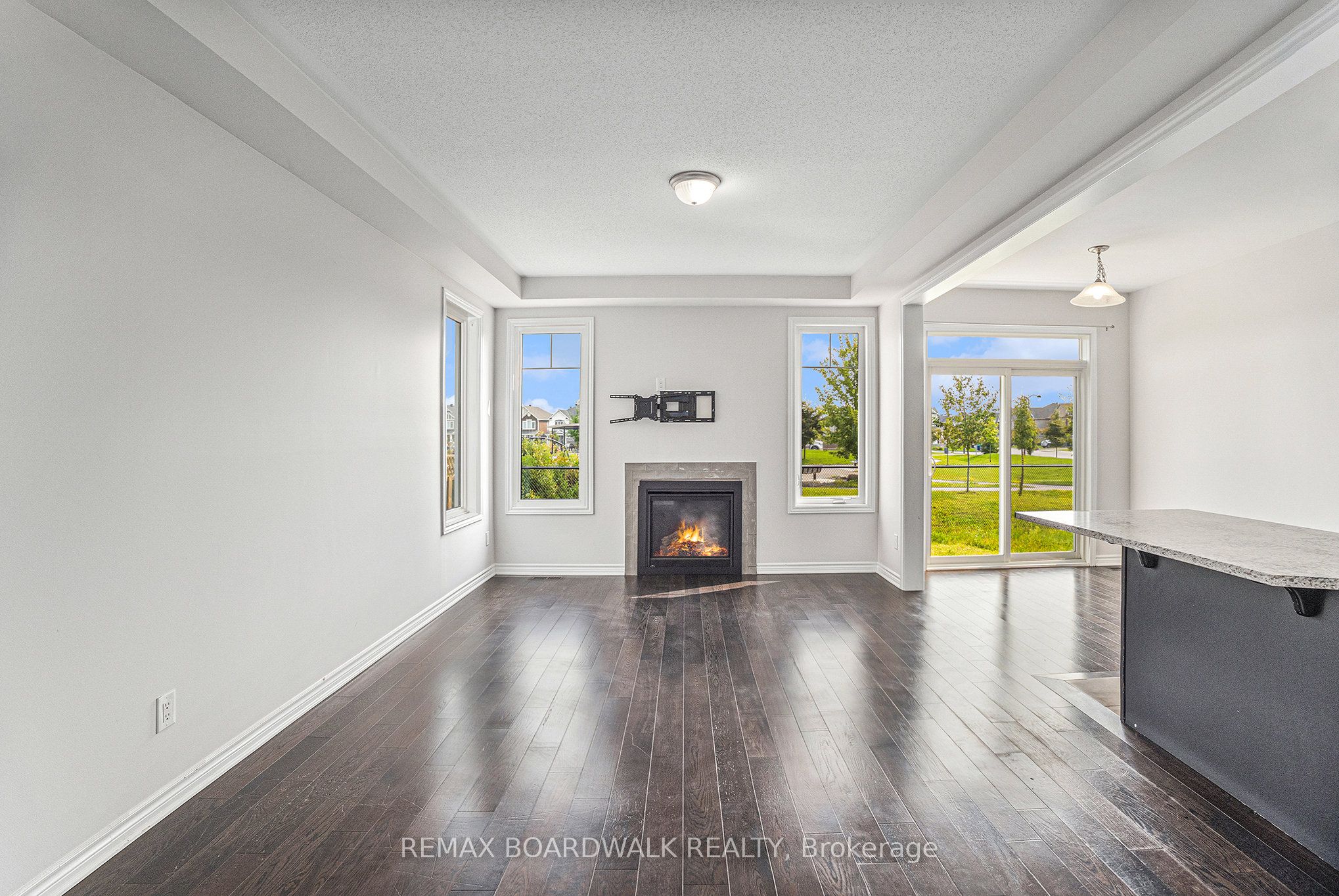 628 Monardia Way Property Photo 3