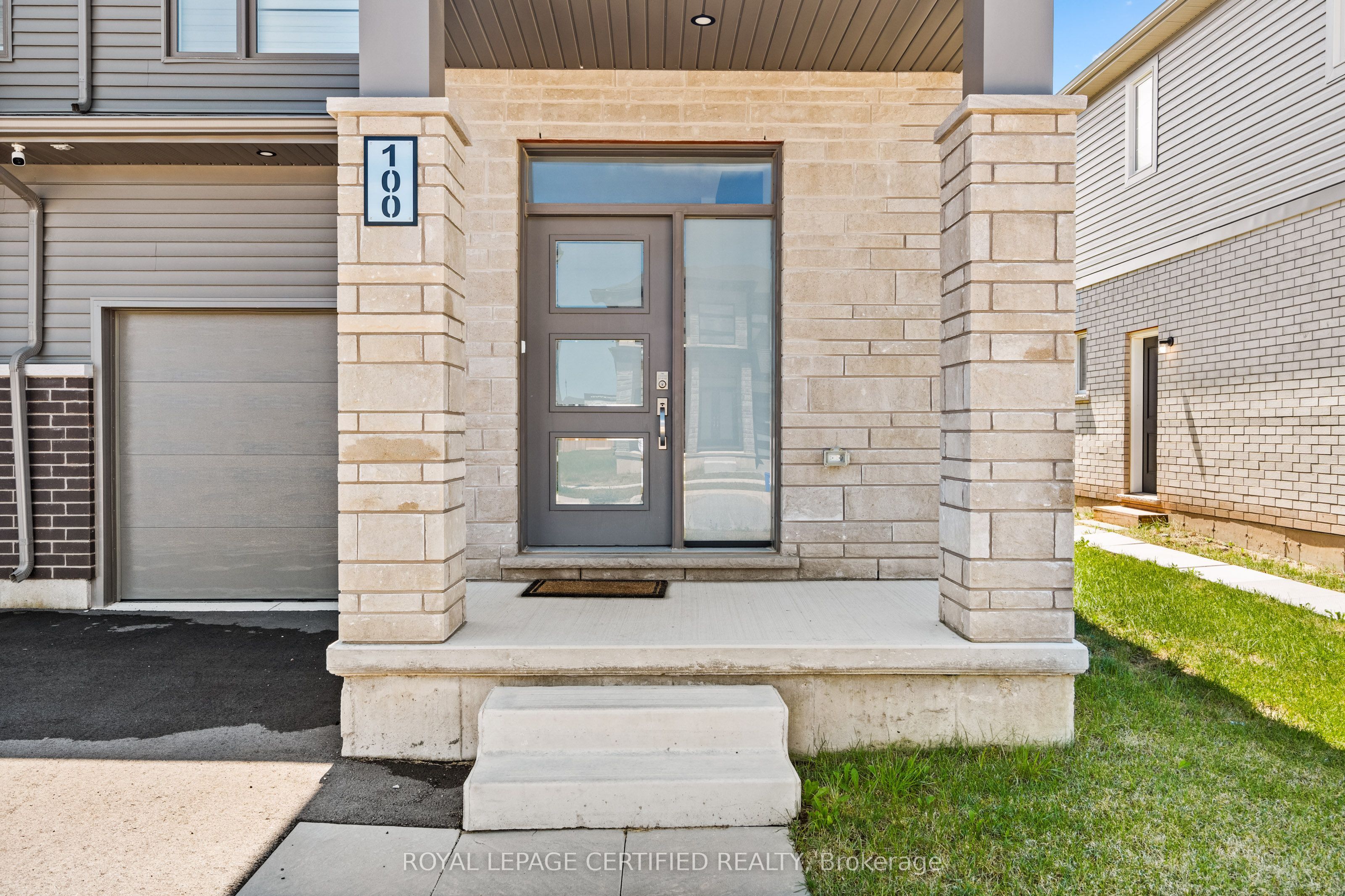 100 Acacia Road Property Photo 4