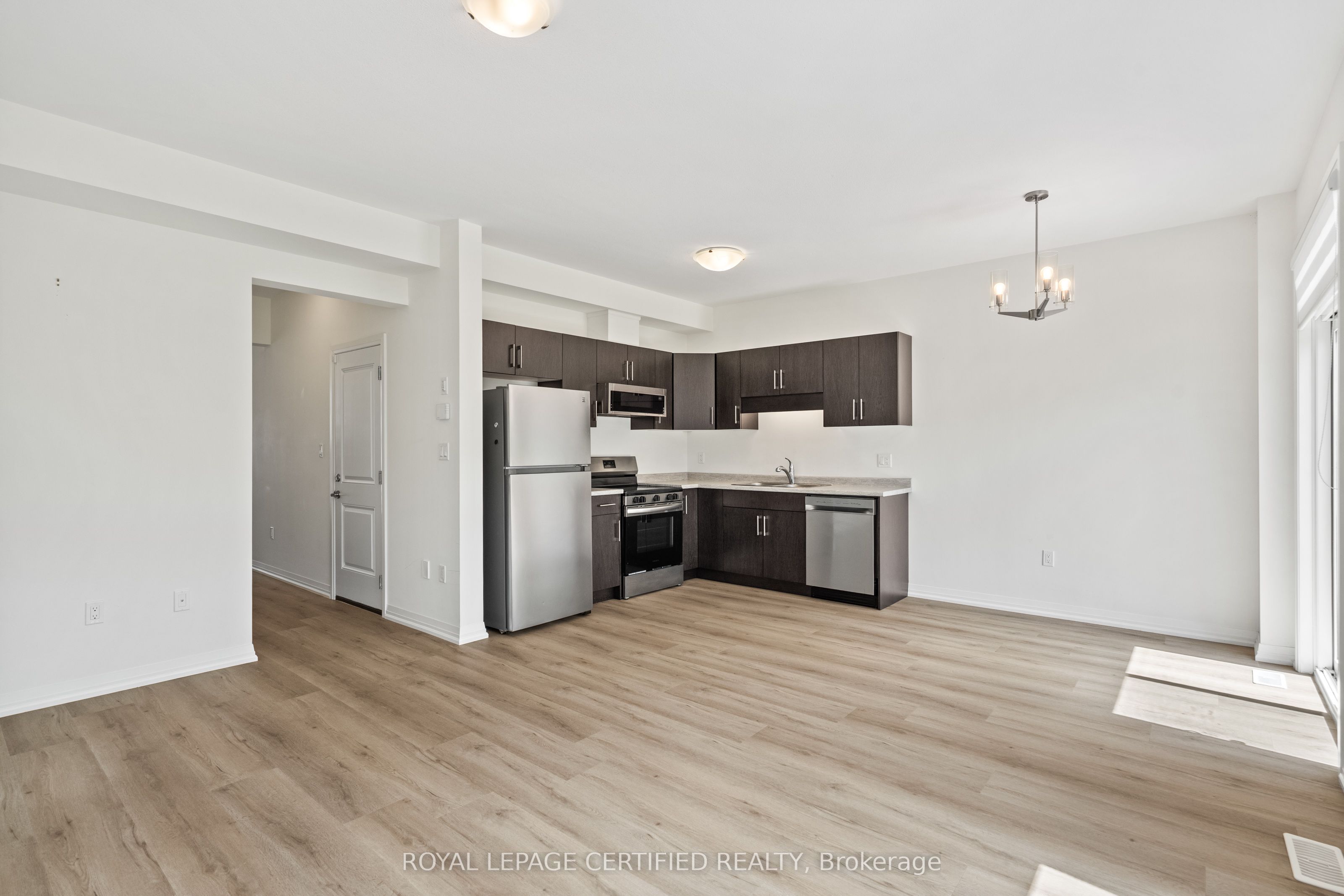 100 Acacia Road Property Photo 11