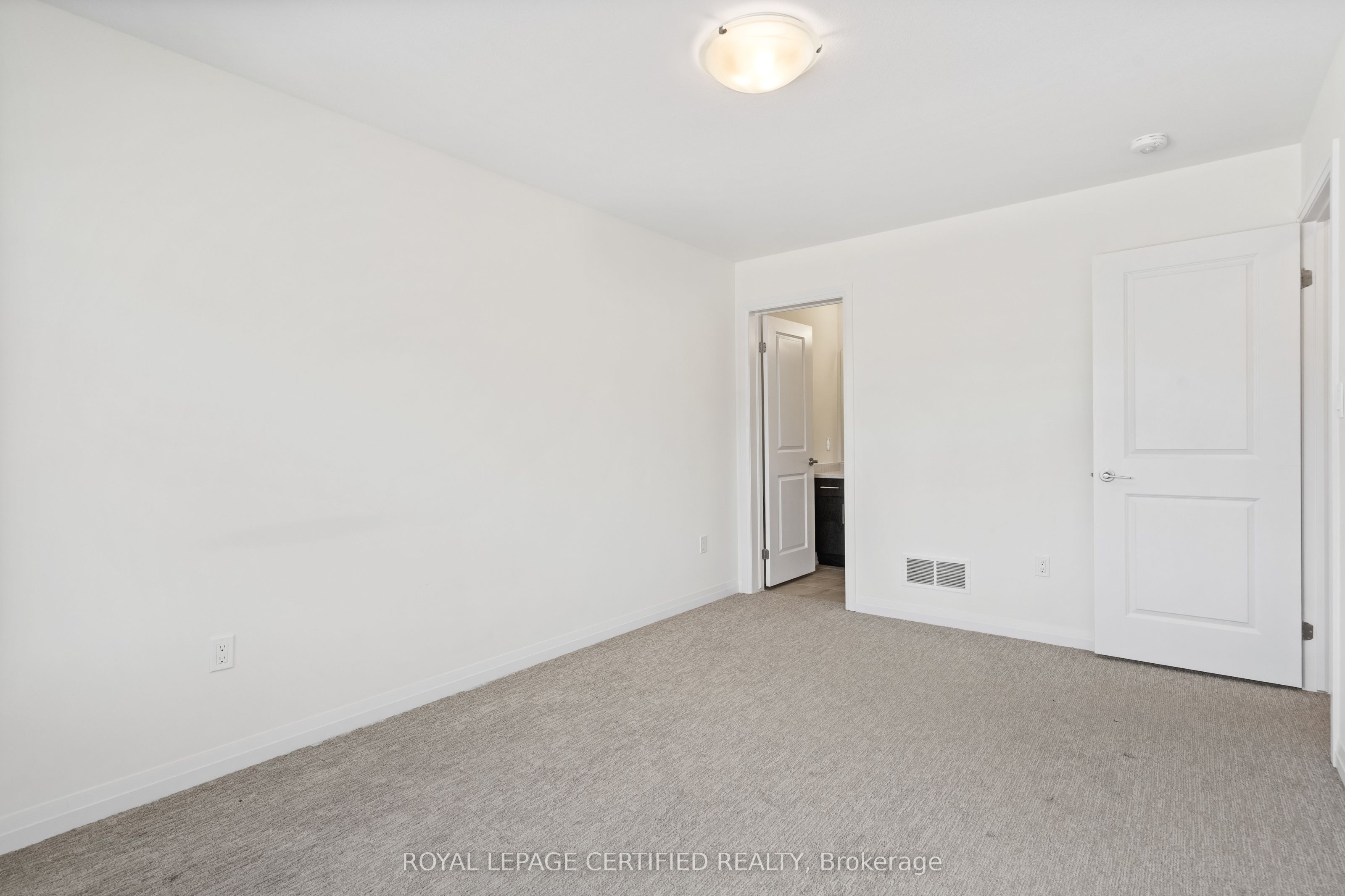 100 Acacia Road Property Photo 18