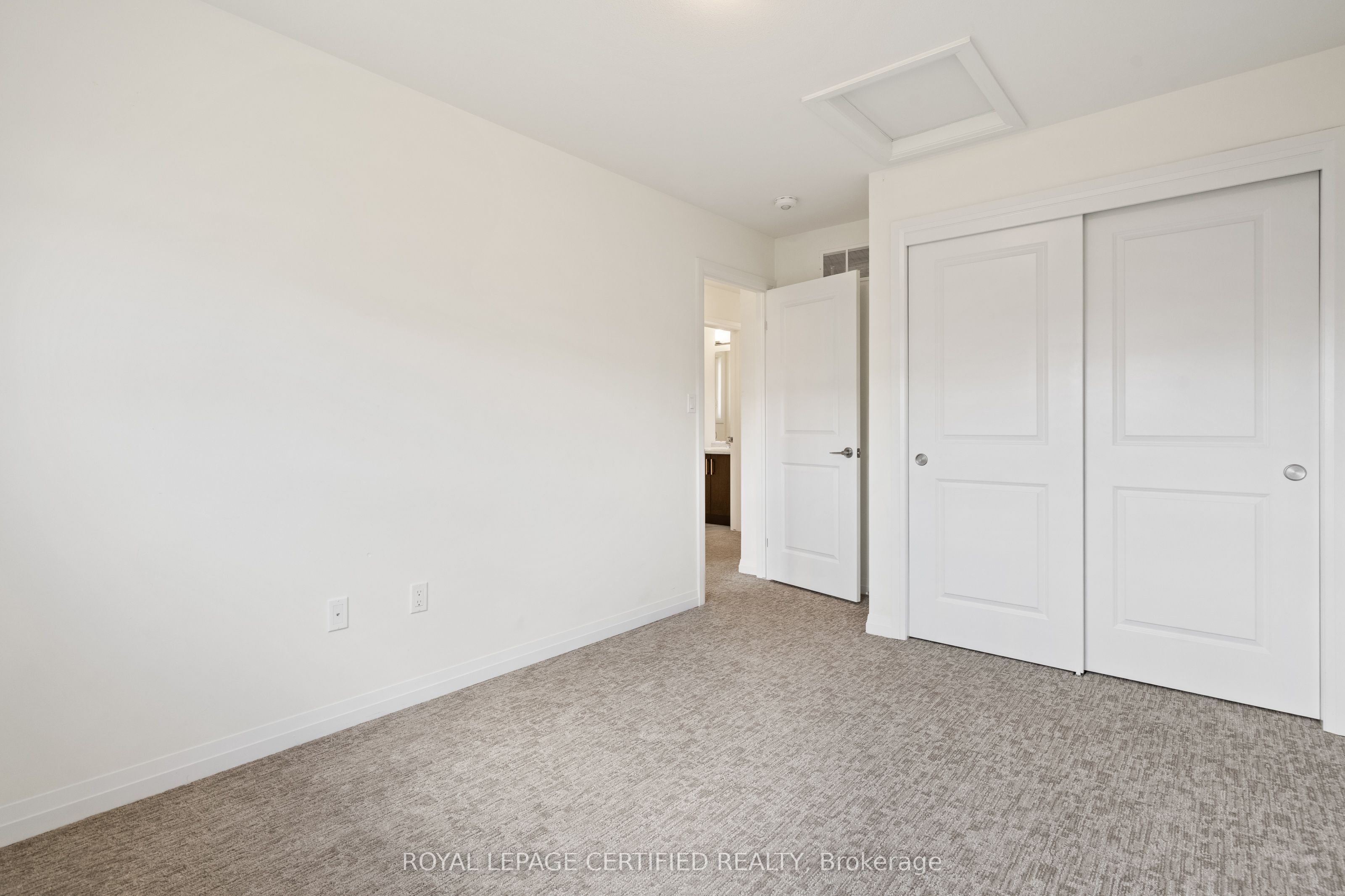 100 Acacia Road Property Photo 27