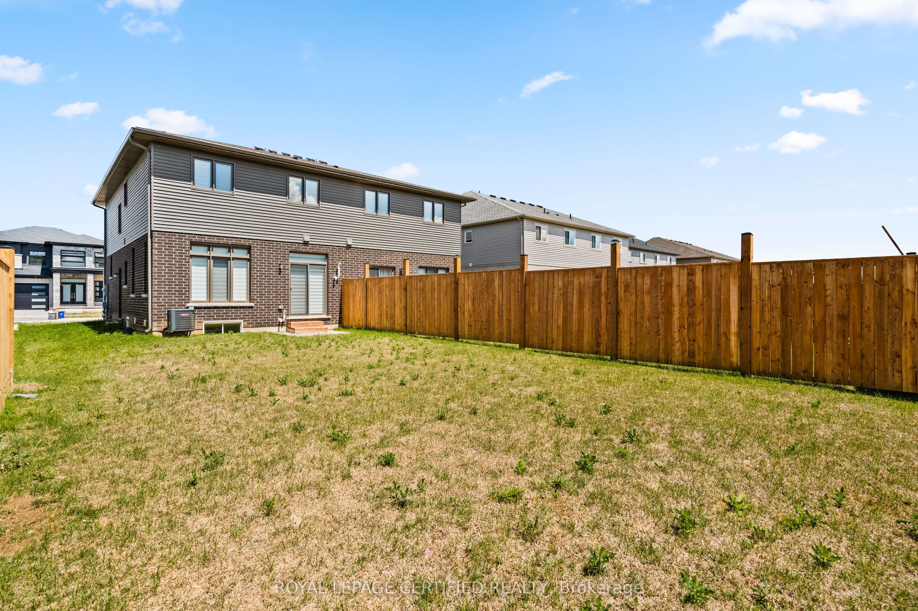 100 Acacia Road Property Photo 29