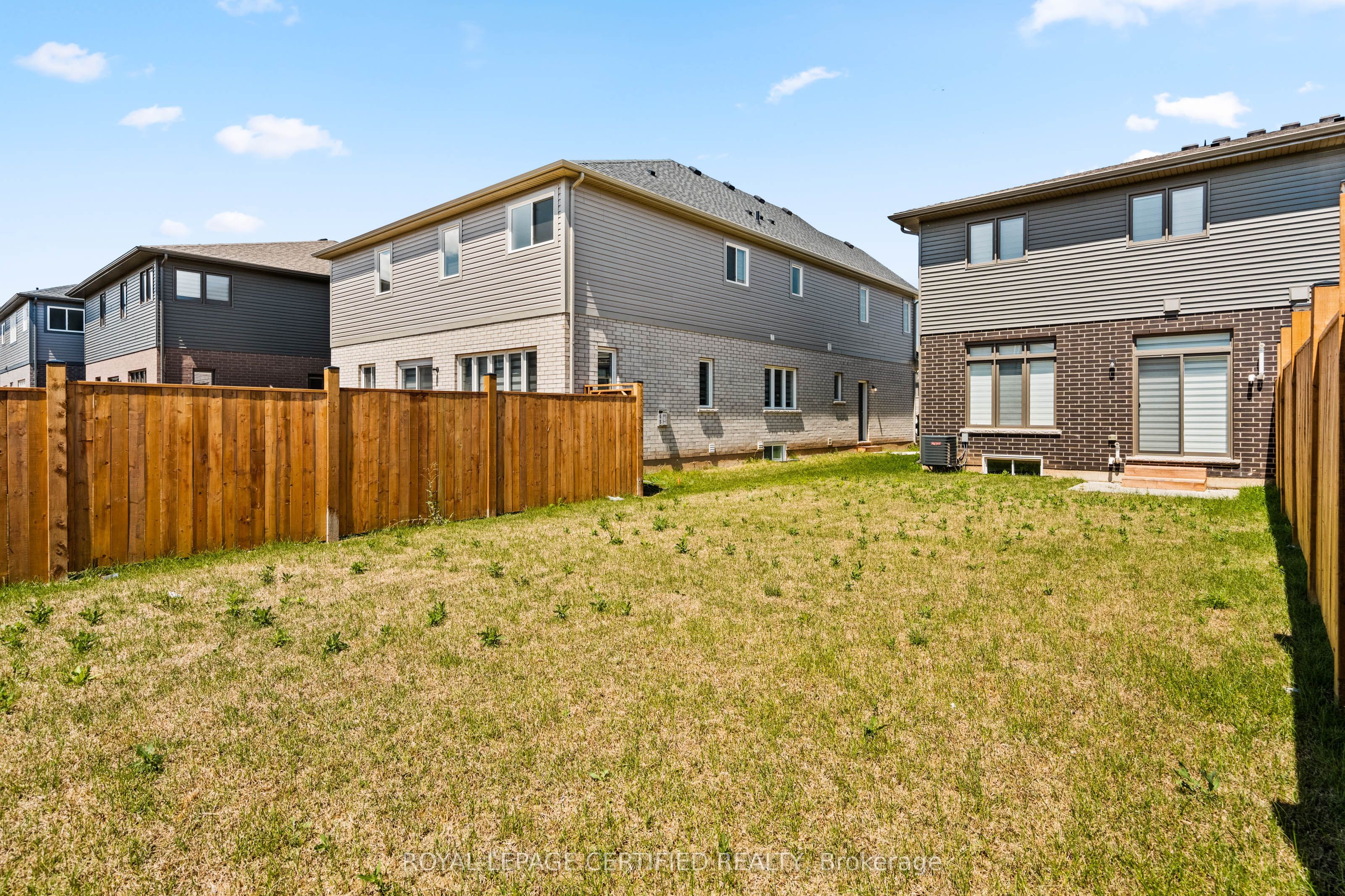 100 Acacia Road Property Photo 30