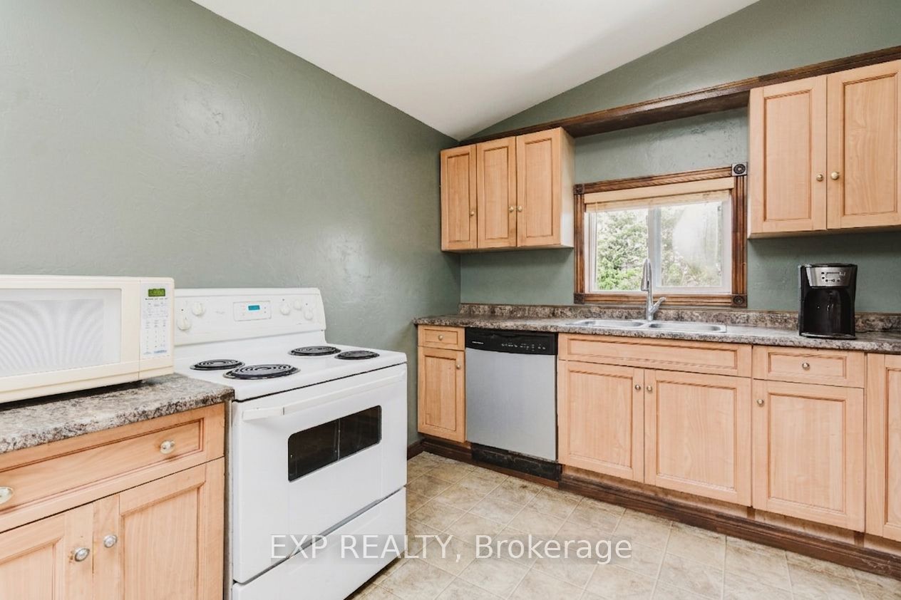 9819 Onieda Road Property Photo 9