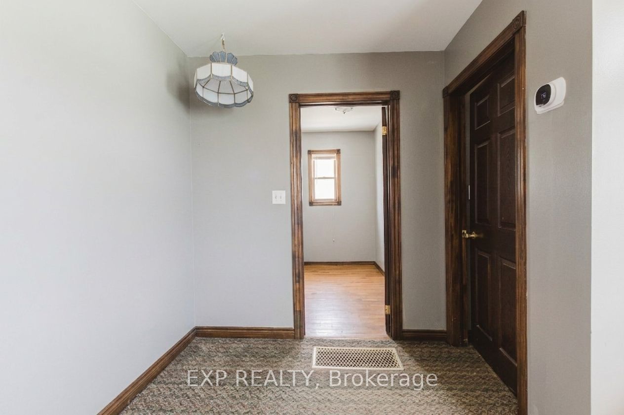 9819 Onieda Road Property Photo 12