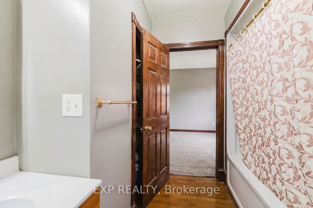 9819 Onieda Road Property Photo 13