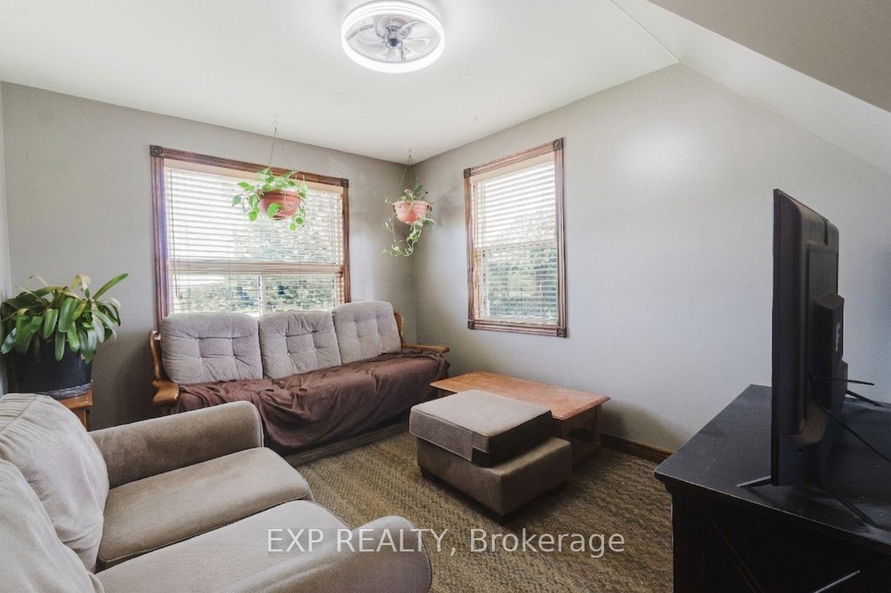 9819 Onieda Road Property Photo 15