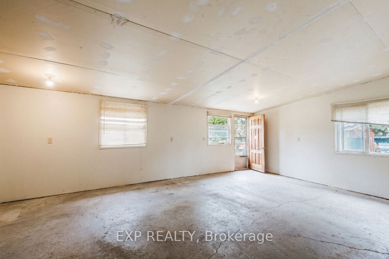9819 Onieda Road Property Photo 20