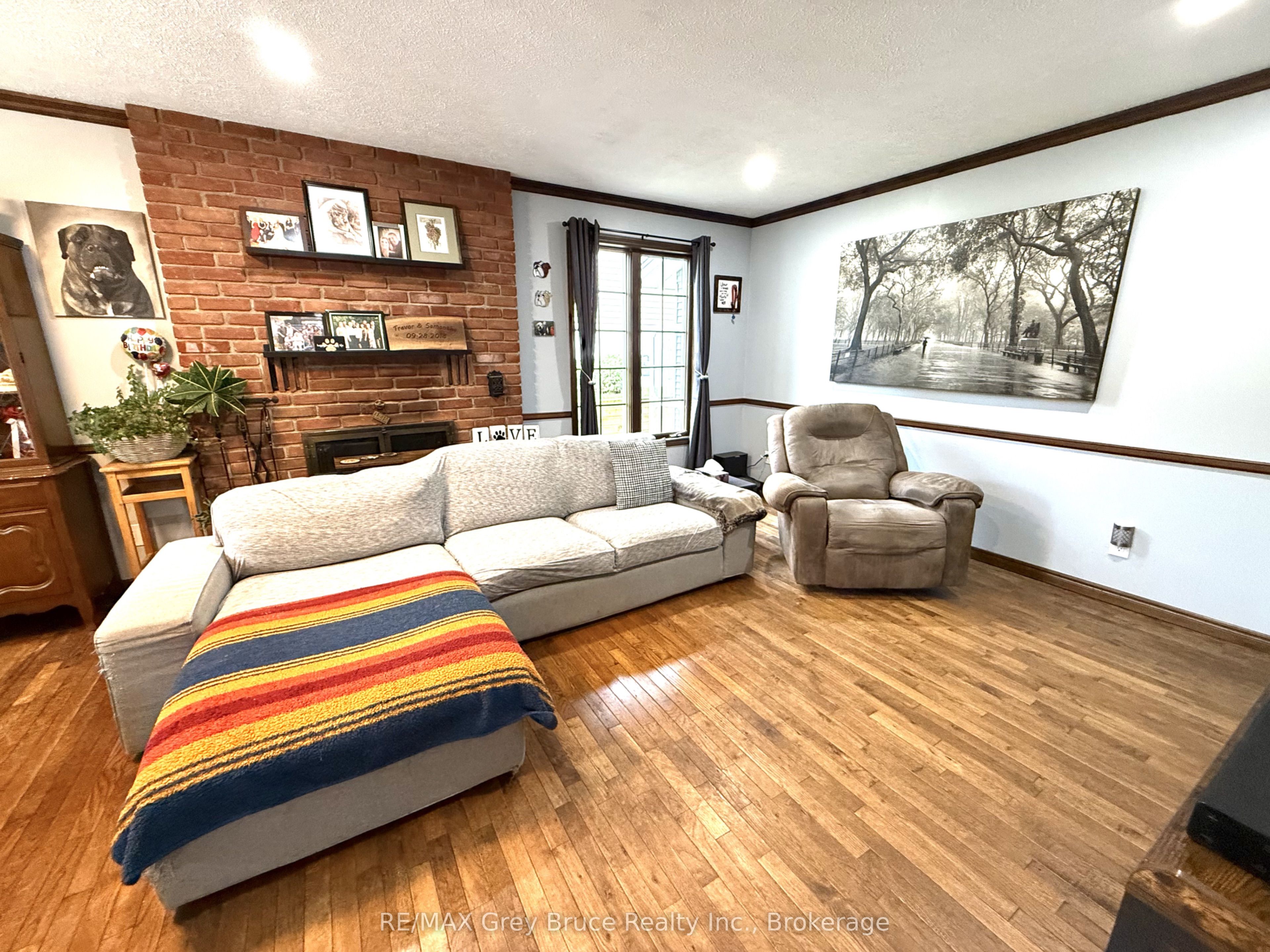 840 4th Street E Property Photo 3