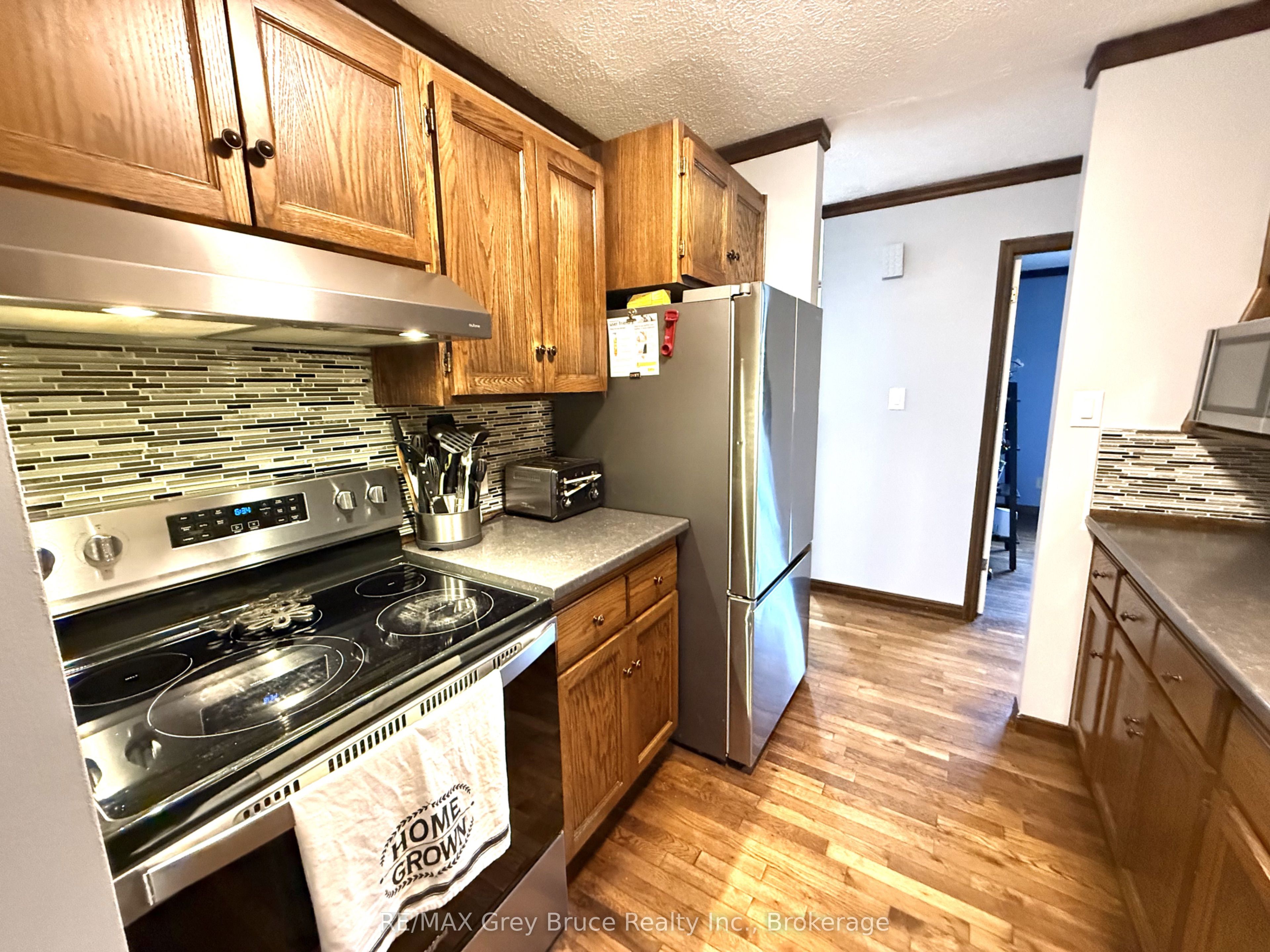840 4th Street E Property Photo 5
