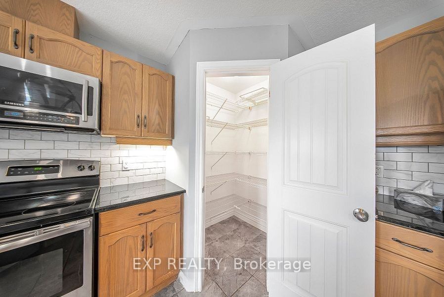 1441 Dunkirk Avenue Property Photo 11