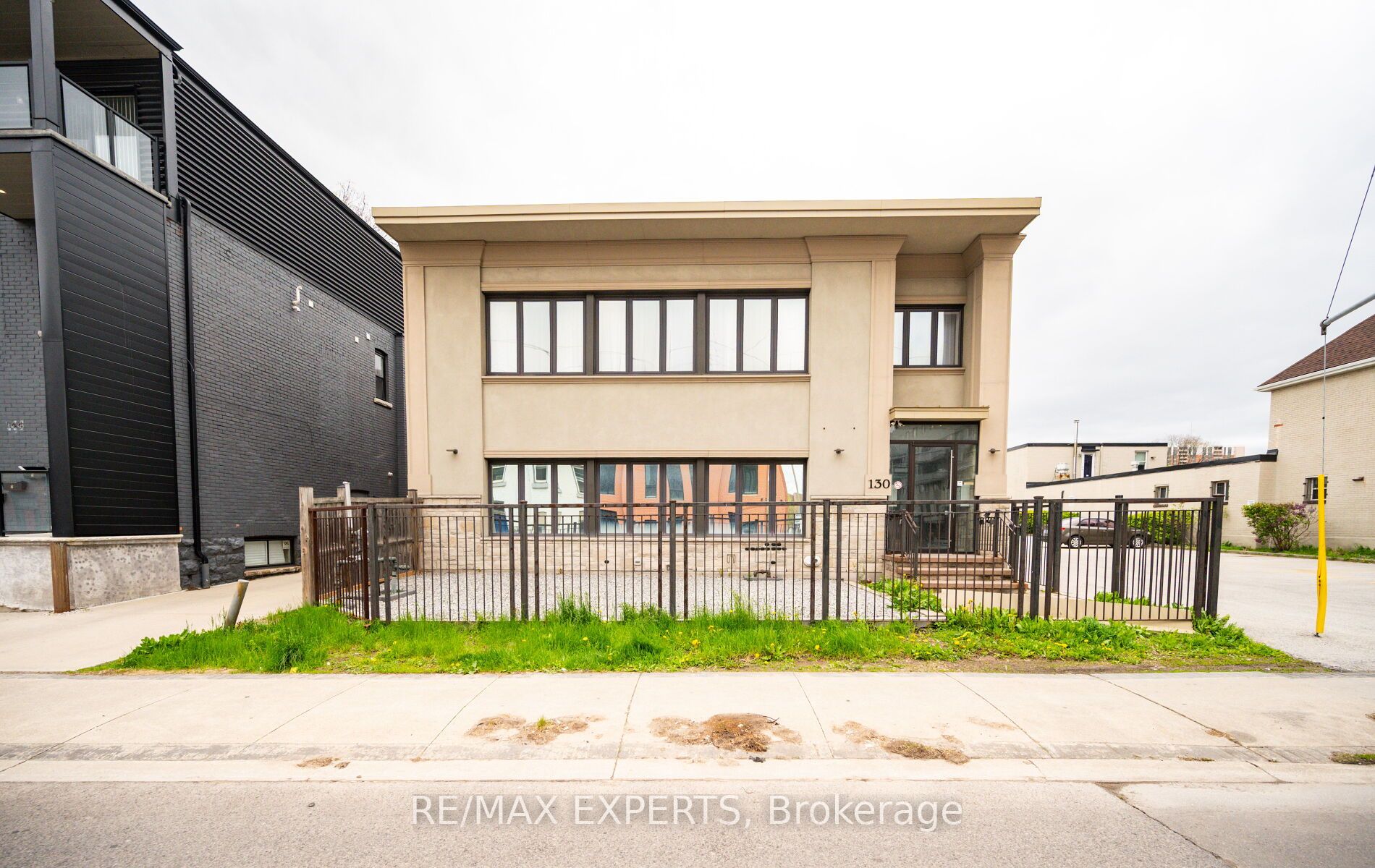 130 Wellington Street N 203 Property Photo 1