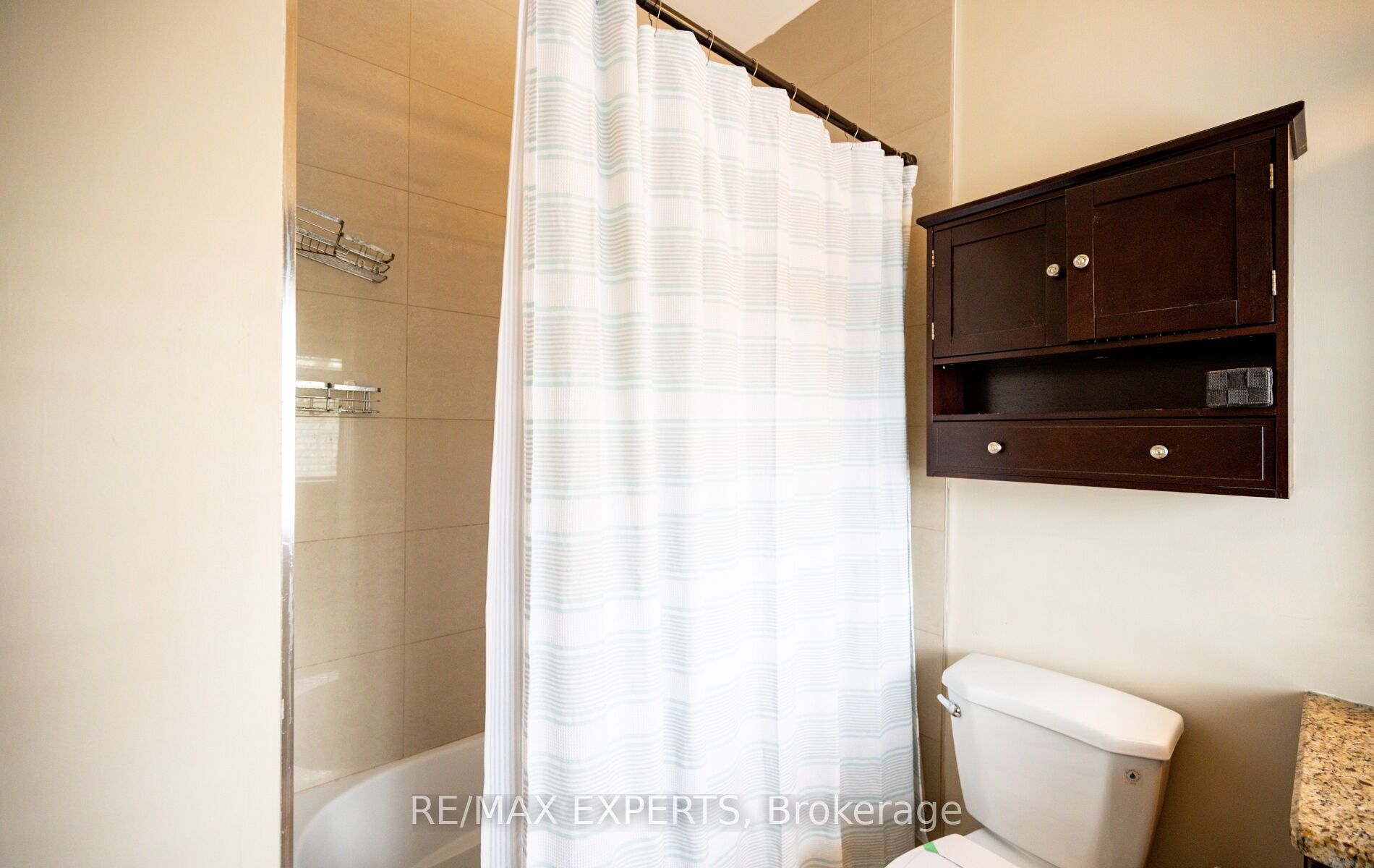 130 Wellington Street N 203 Property Photo 6