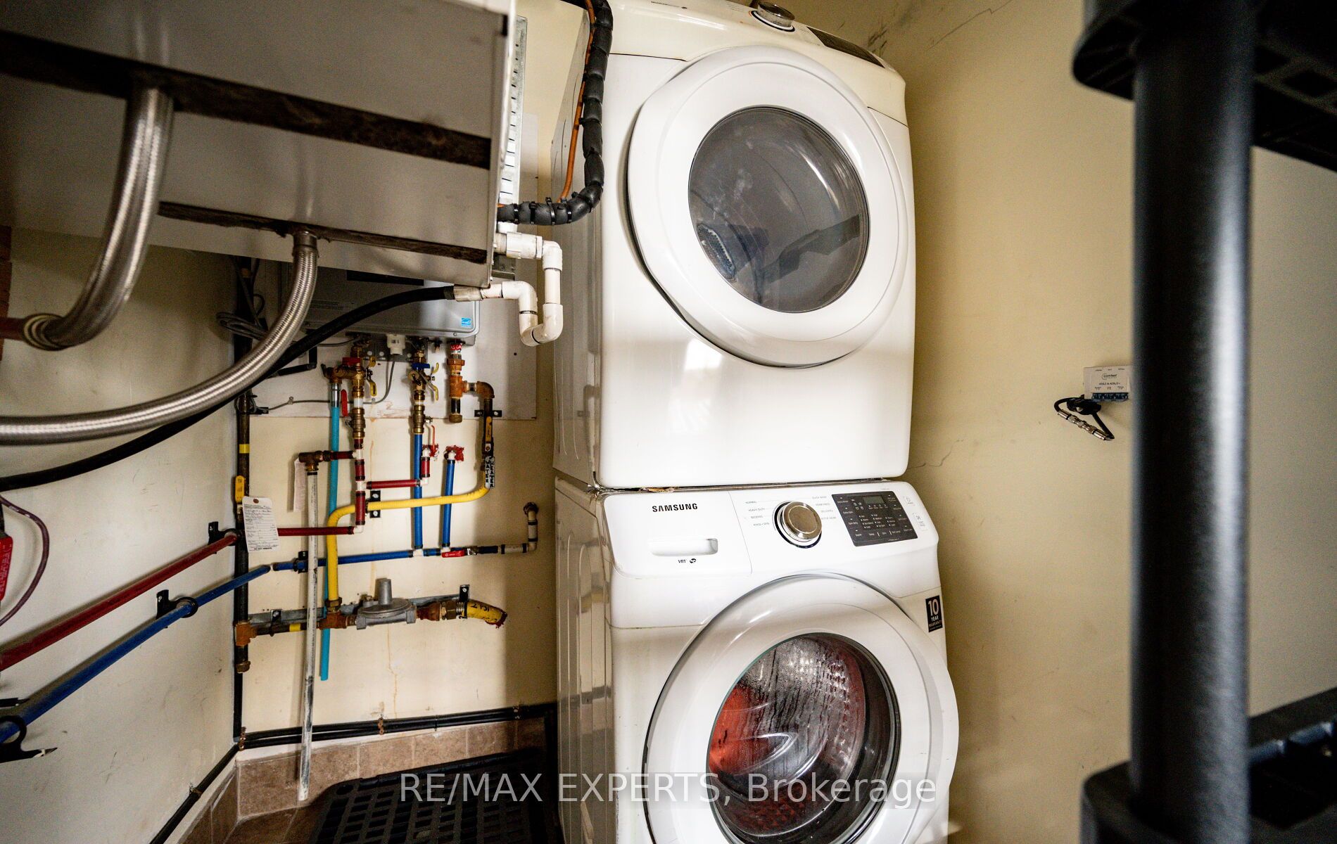 130 Wellington Street N 203 Property Photo 7