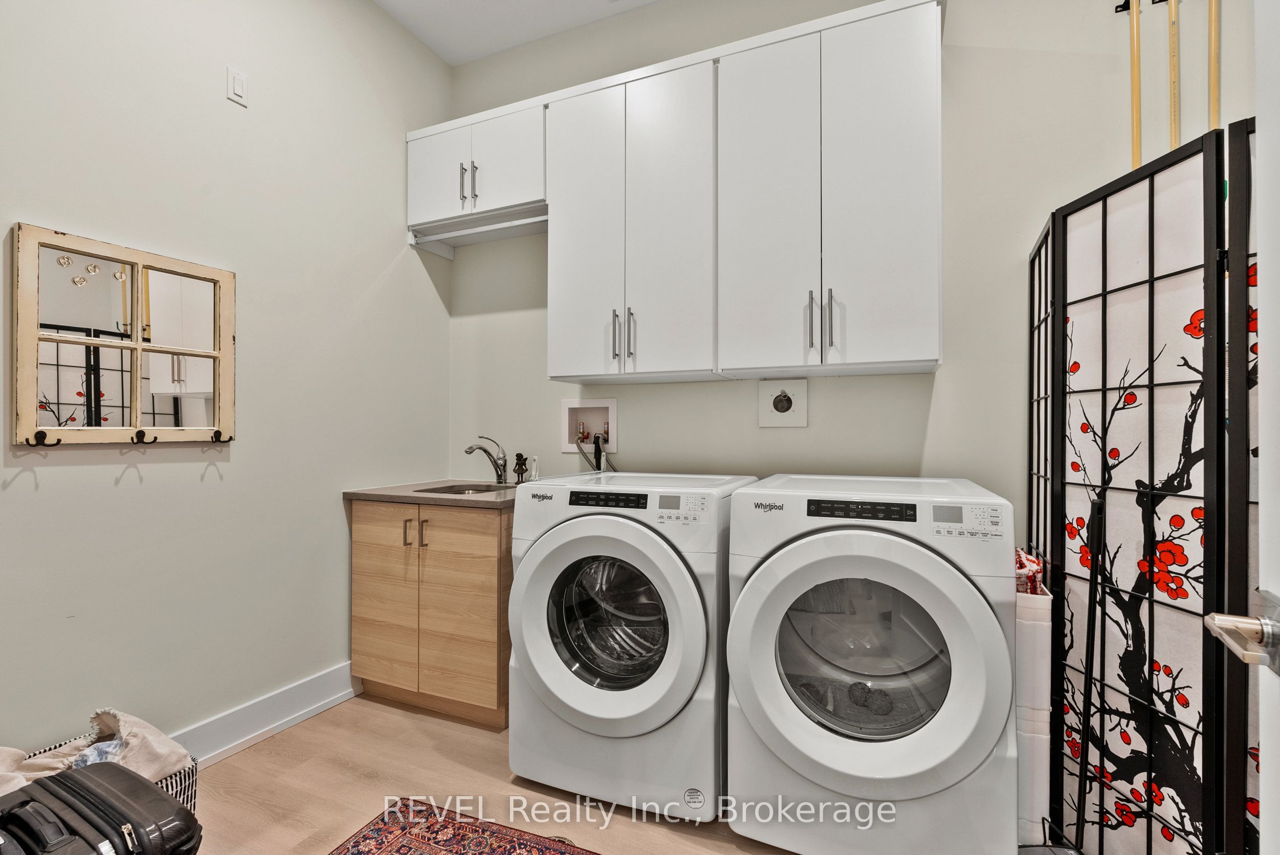 77 Yates Street 404 Property Photo 18