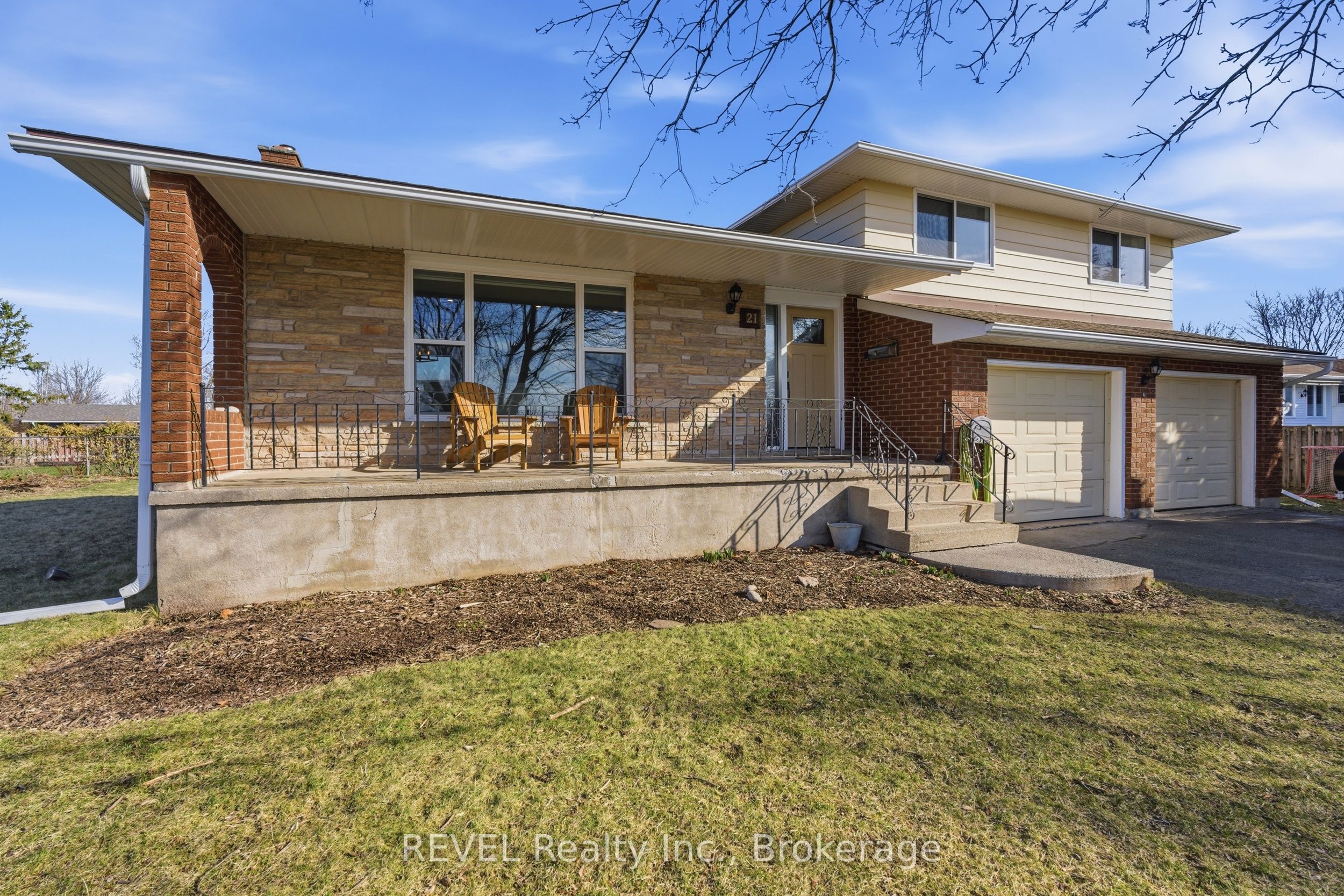 21 Lena Crescent Property Photo 2
