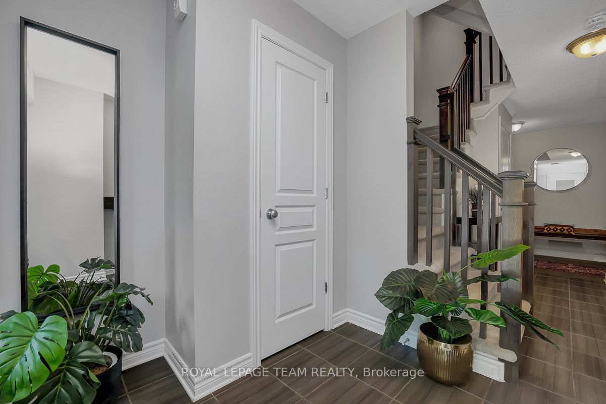 206 Leather Leaf Terrace Property Photo 4