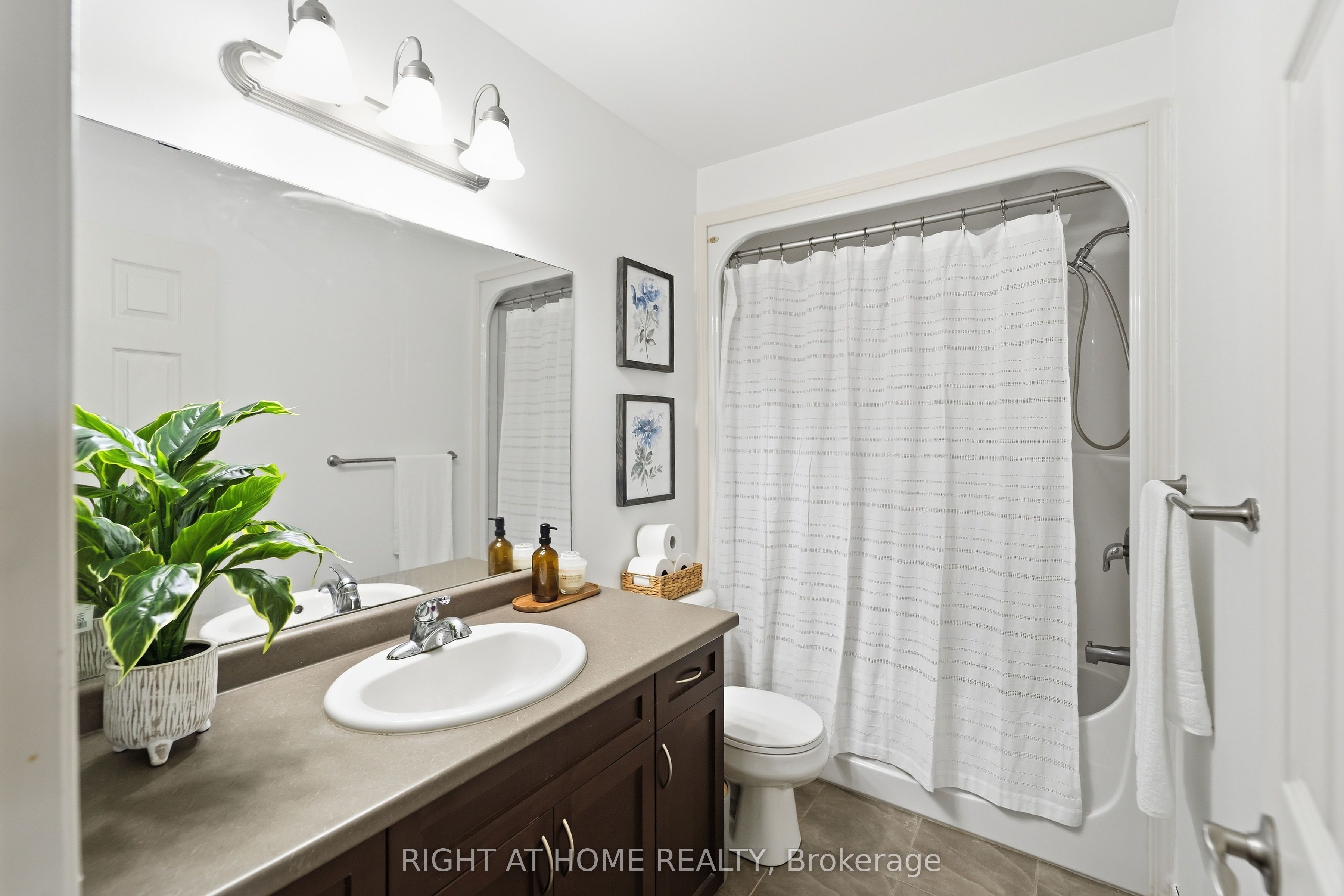582 Hyde Park Road 7 Property Photo 19