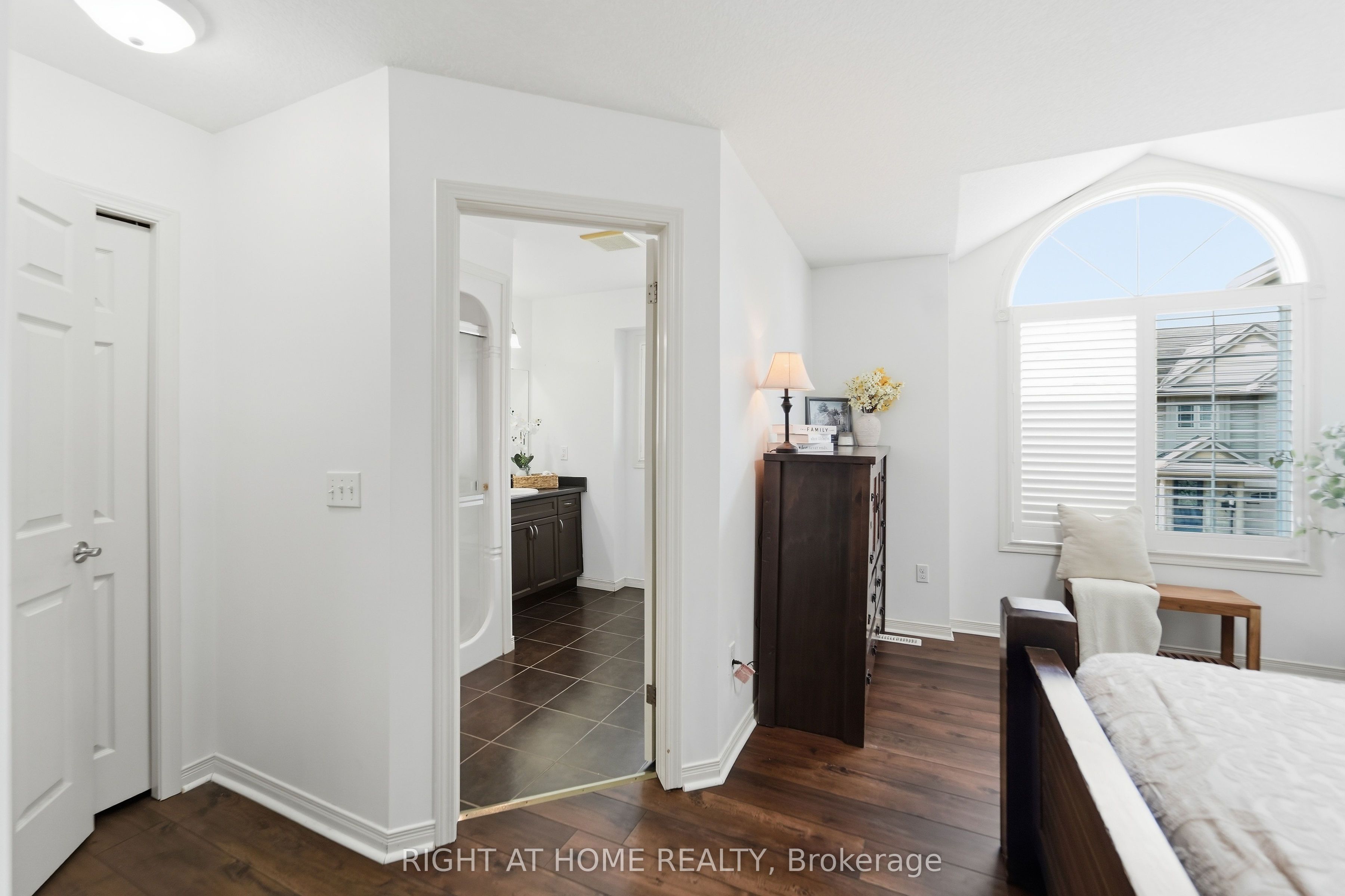 582 Hyde Park Road 7 Property Photo 20