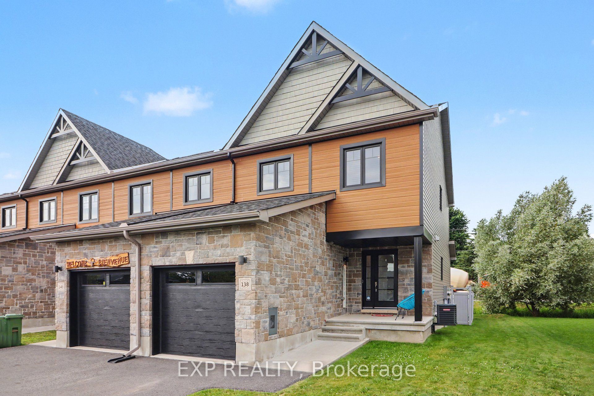 138 Saint Malo Place Property Photo 1
