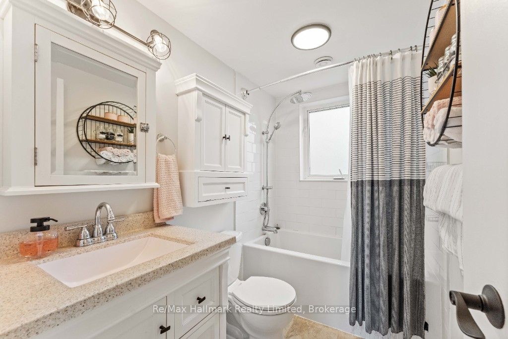 X13681720 Property Photo 21
