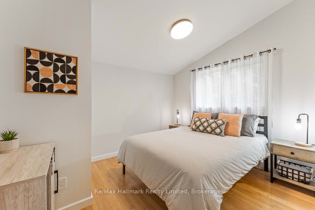 X13681720 Property Photo 23