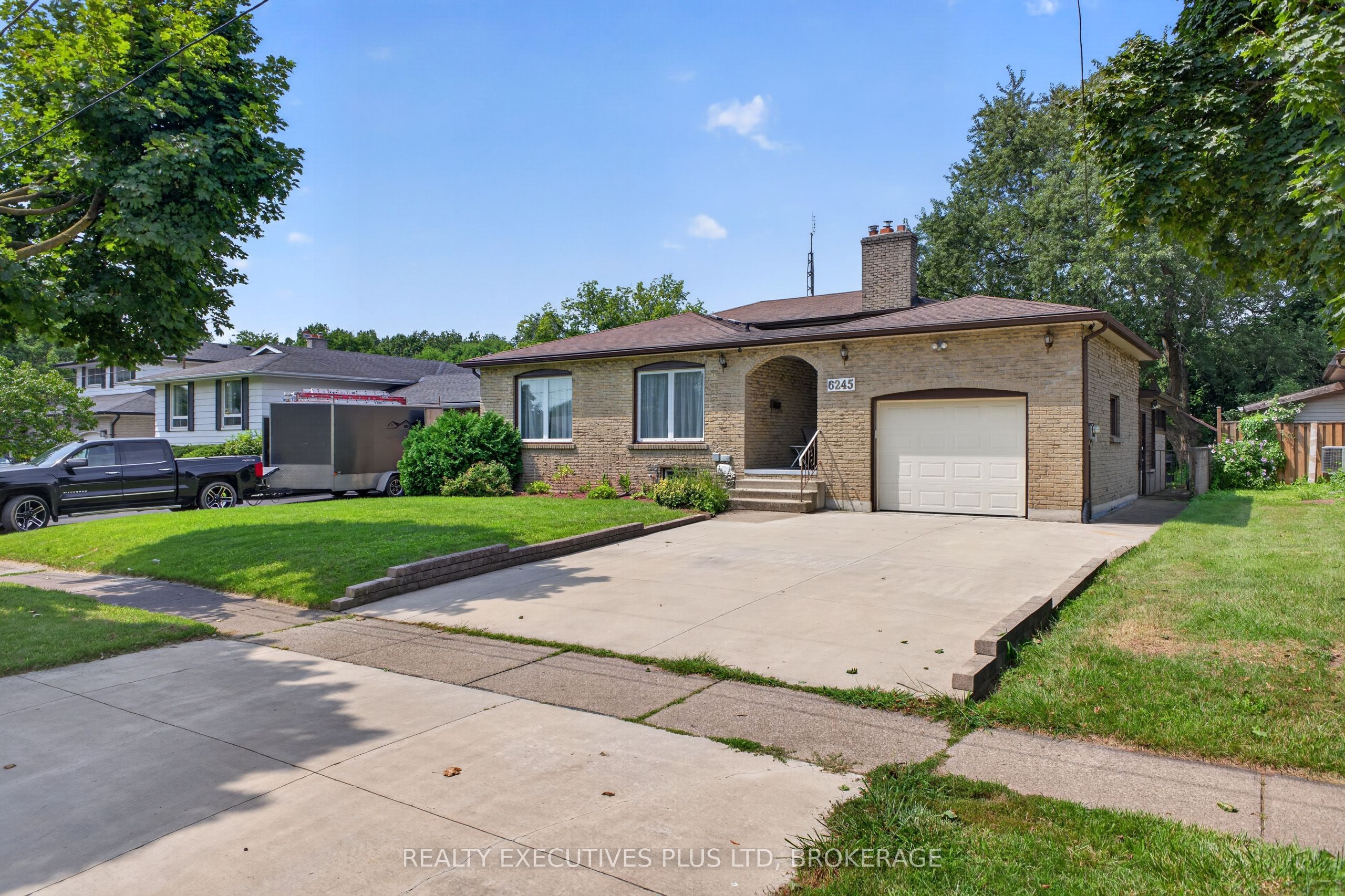 6245 Pitton Road Property Photo 3