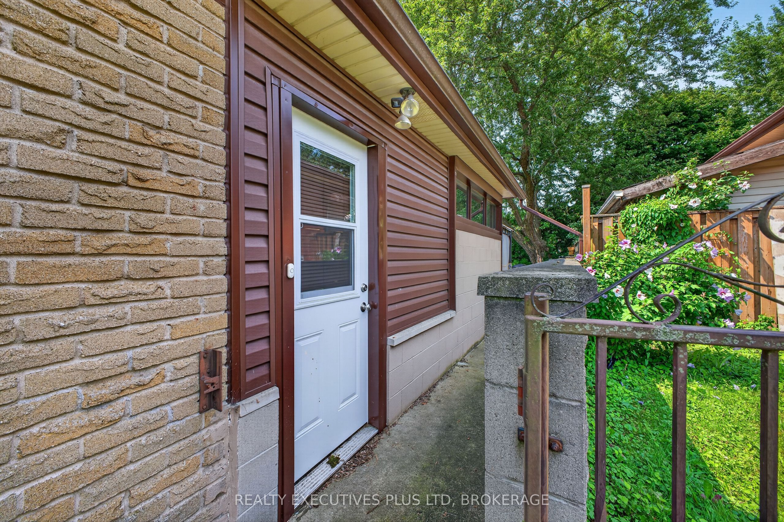6245 Pitton Road Property Photo 6
