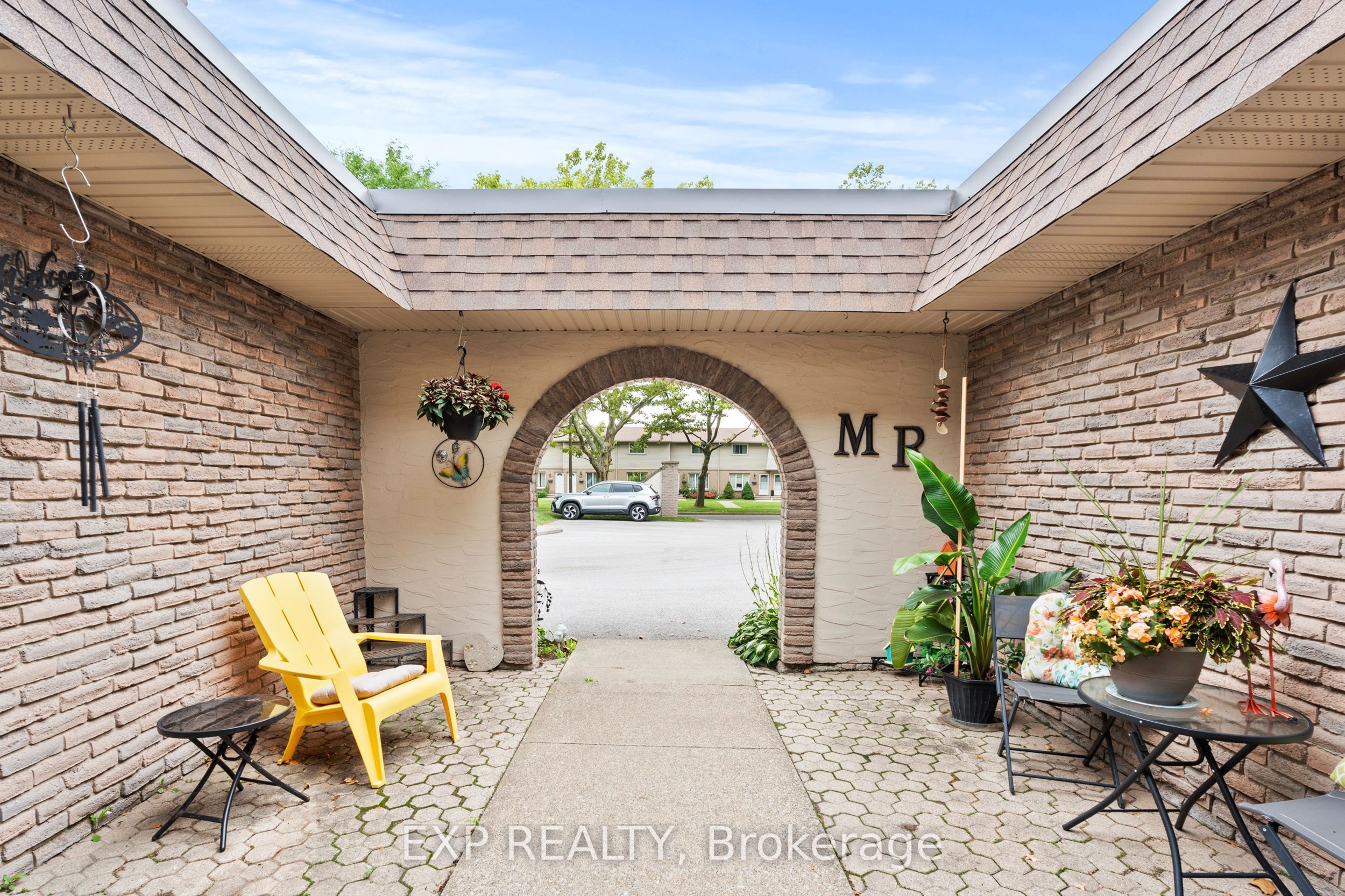 4230 Meadowvale Drive 7 Property Photo 4