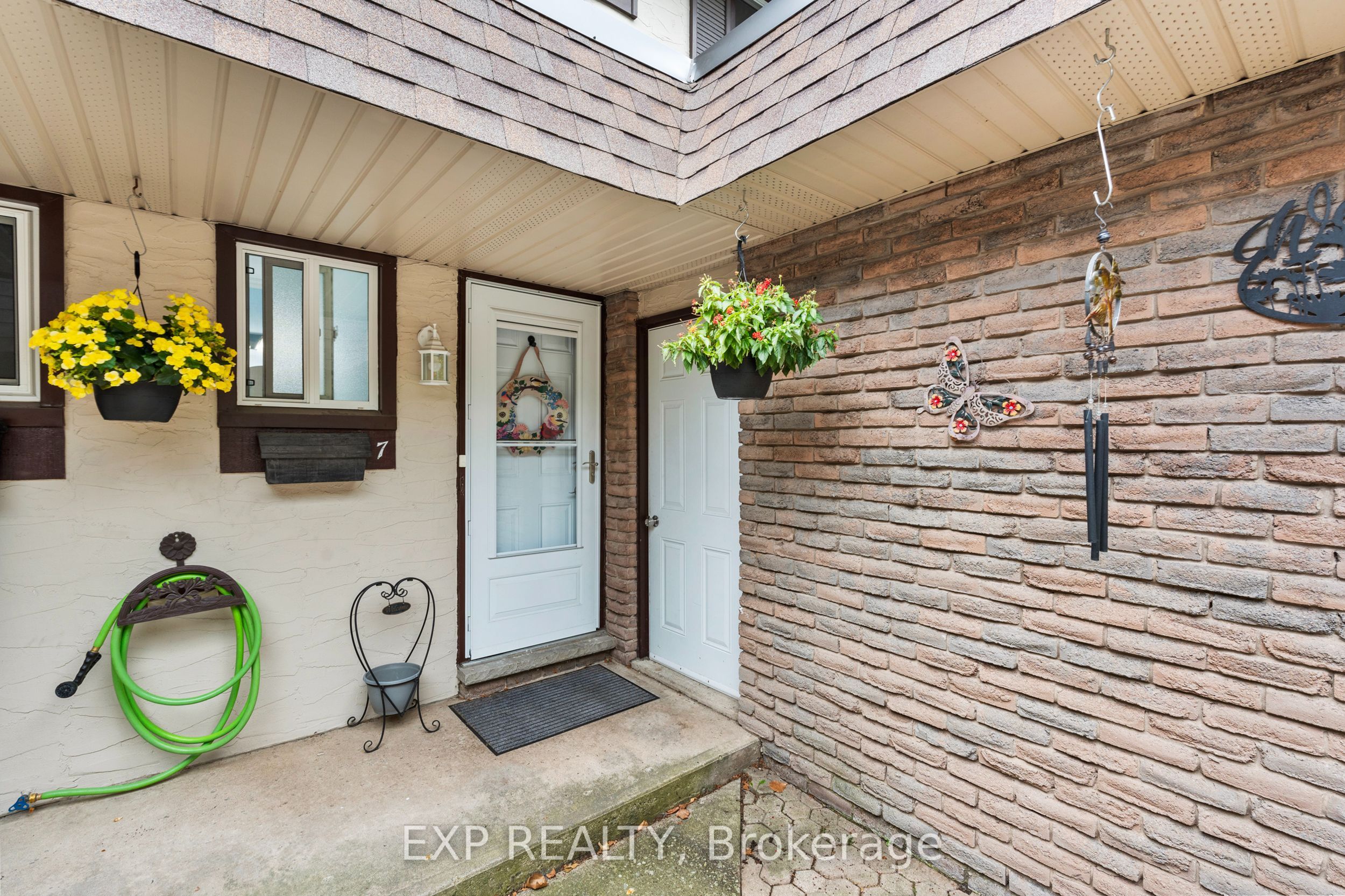 4230 Meadowvale Drive 7 Property Photo 5