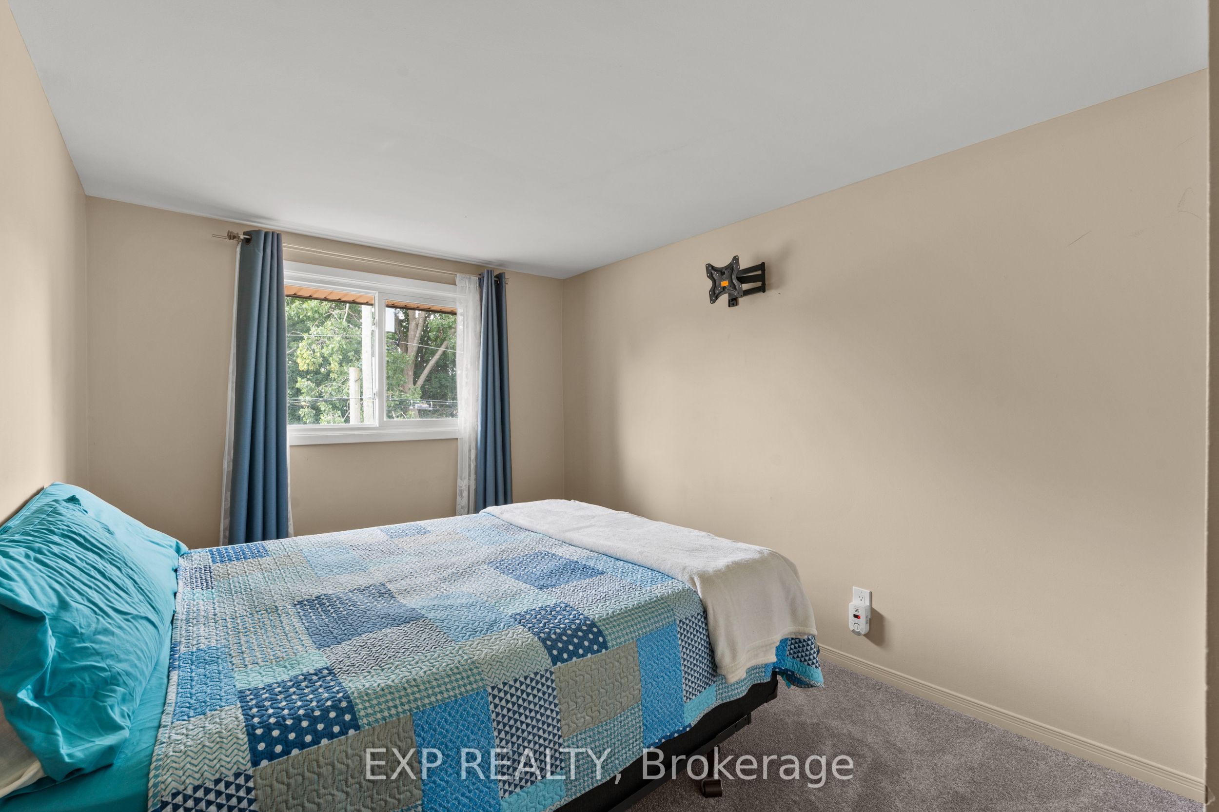 4230 Meadowvale Drive 7 Property Photo 17