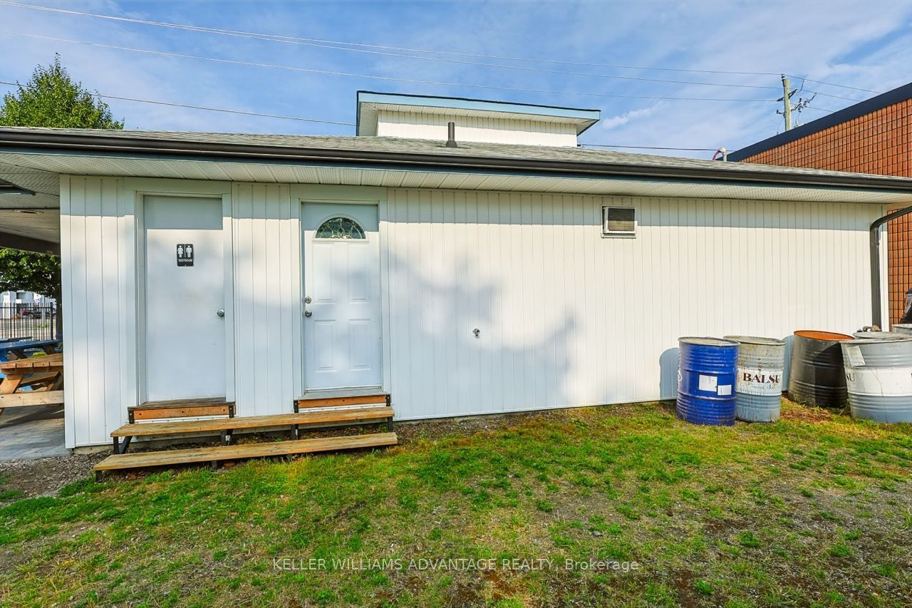 230 Main Street Property Photo 8