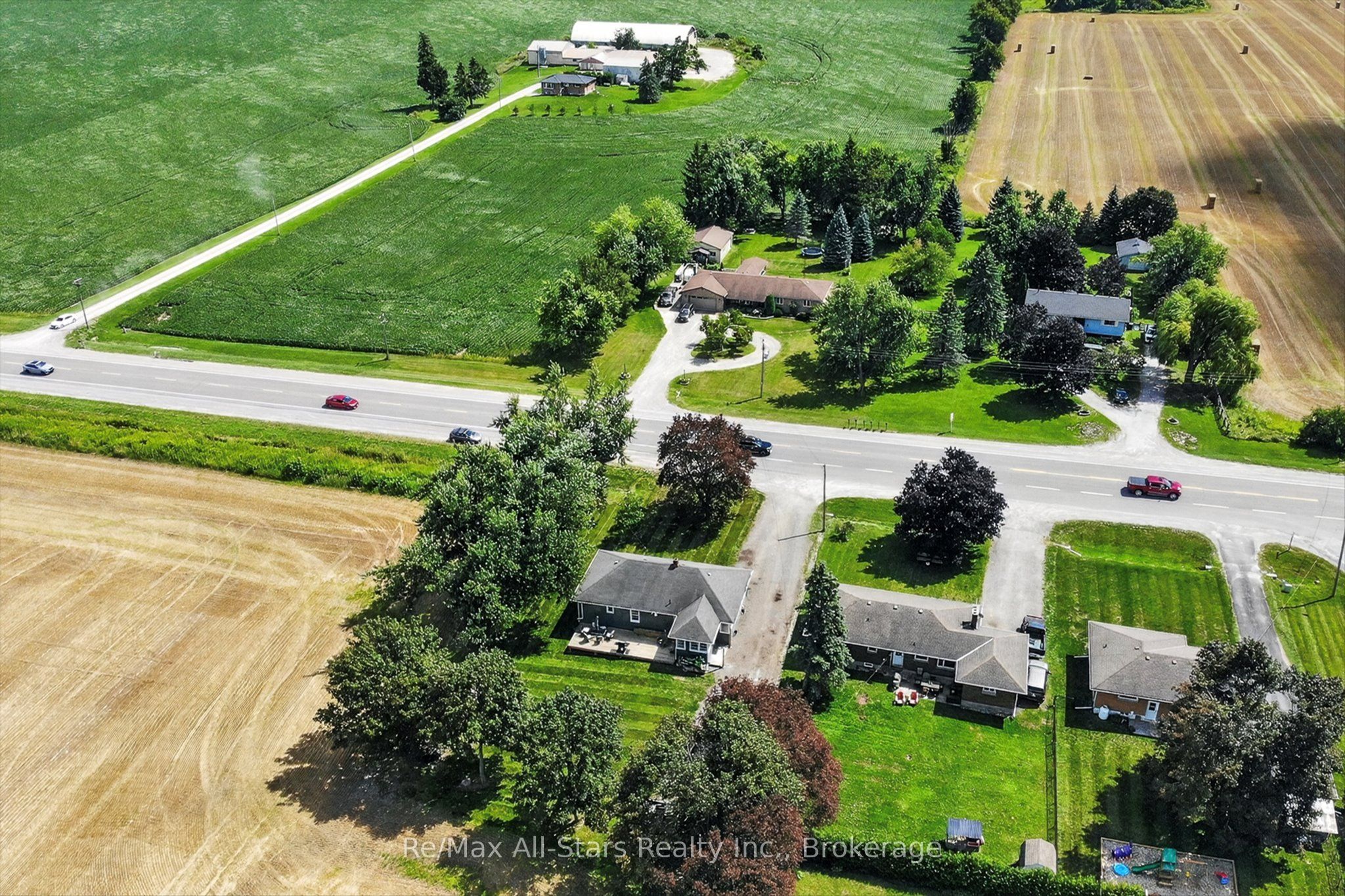 981 Highway 7 Property Photo 1